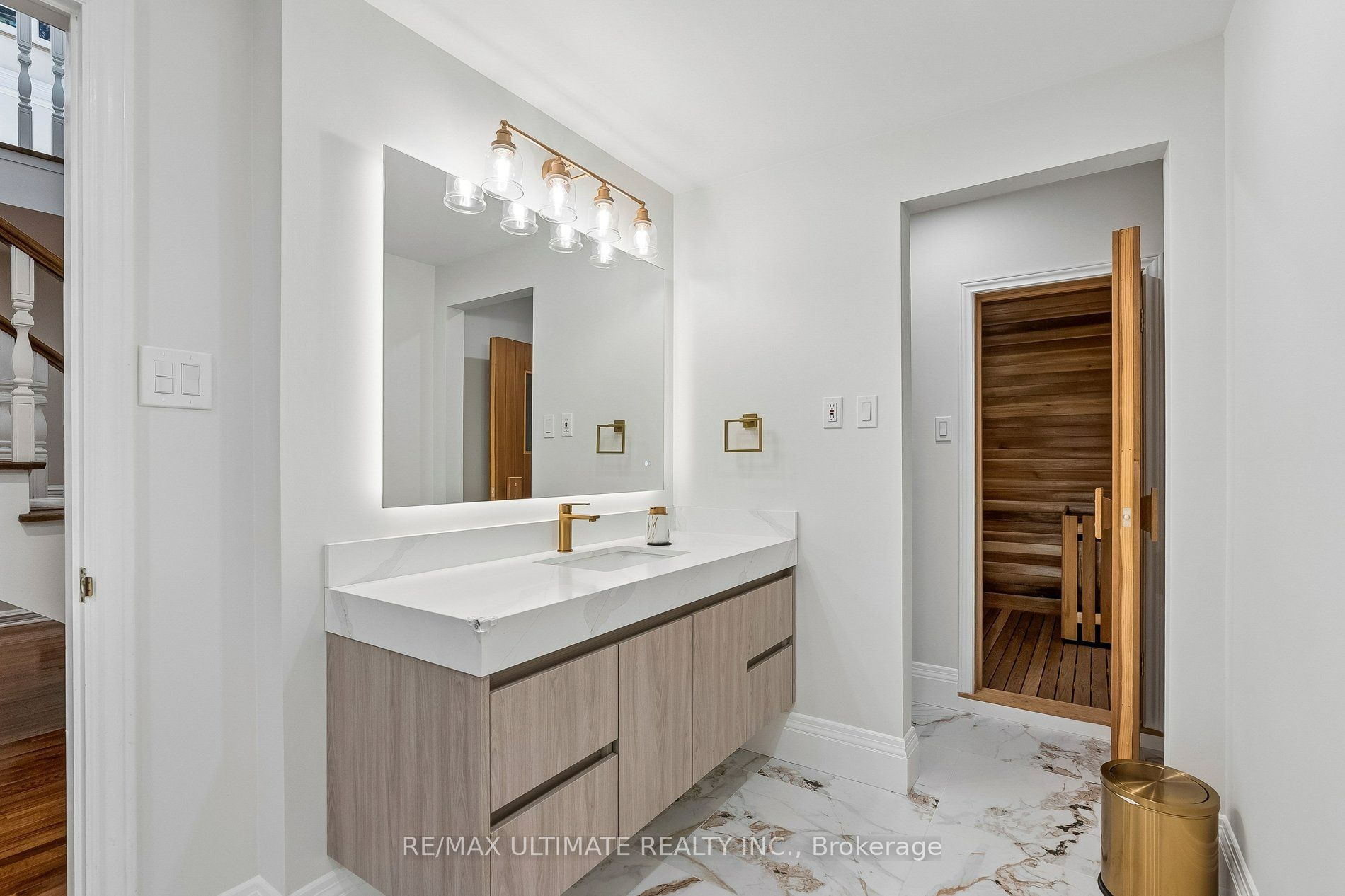 1 Versailles Court Property Photo 39