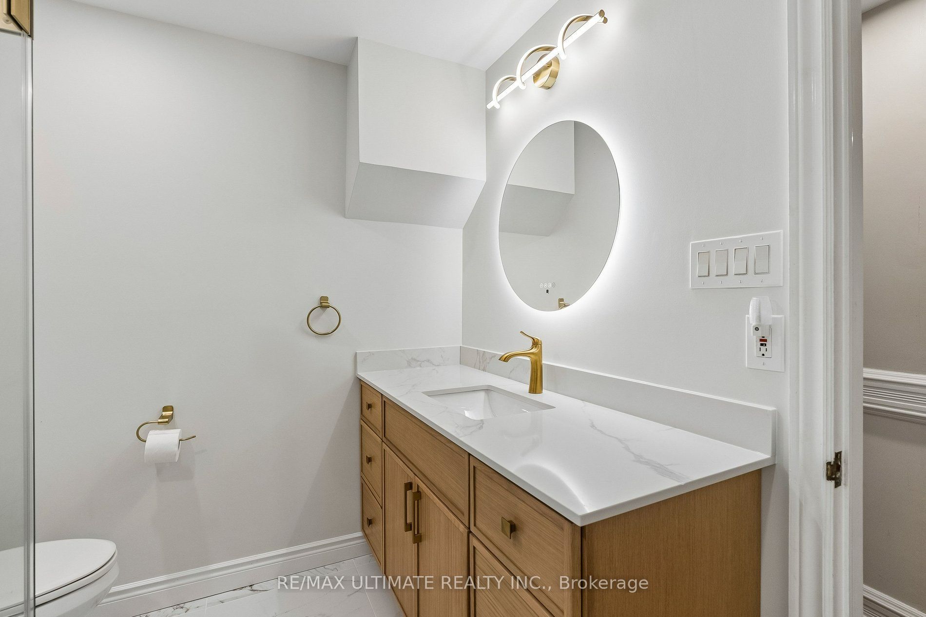 1 Versailles Court Property Photo 42