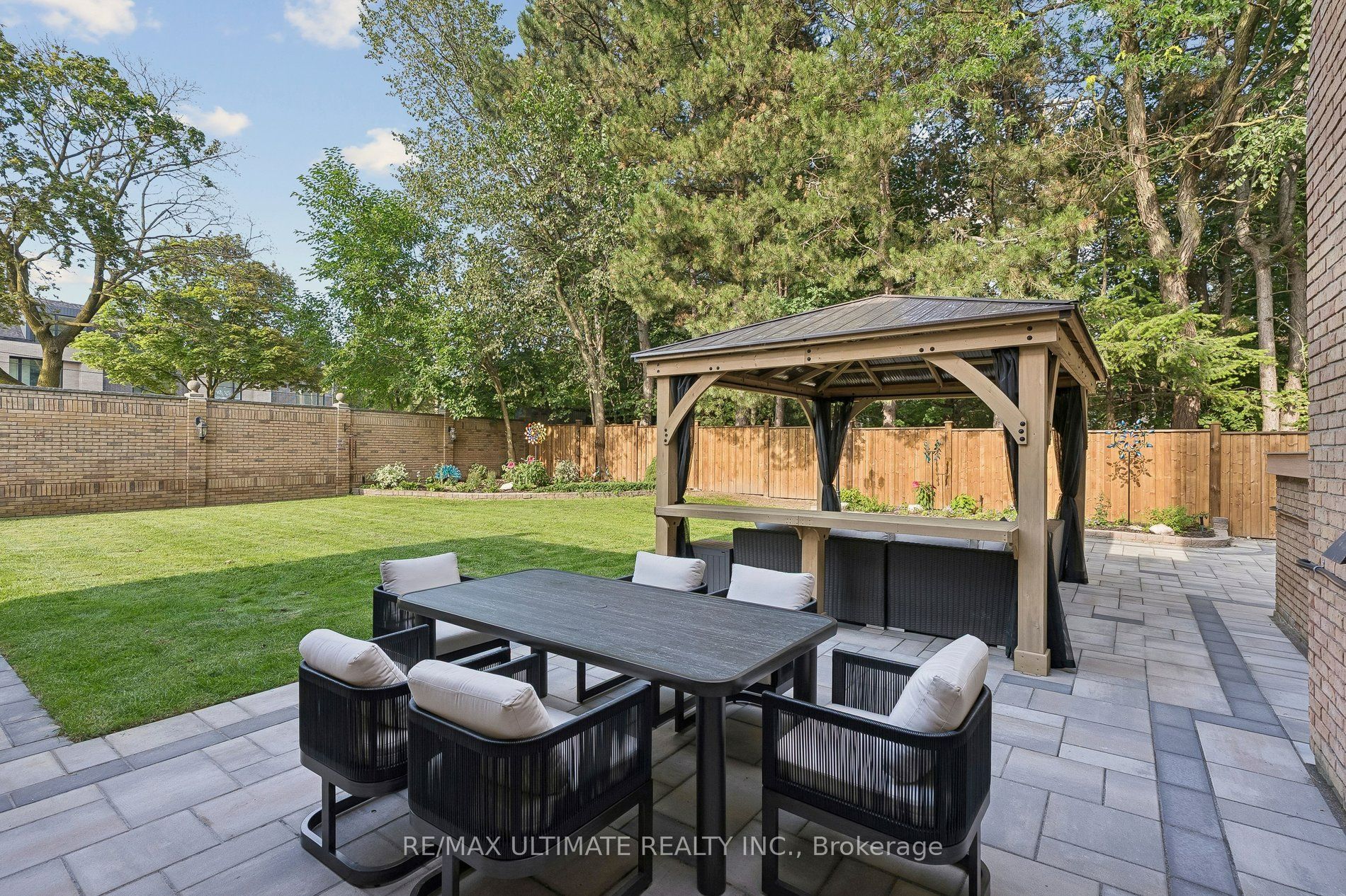 1 Versailles Court Property Photo 44