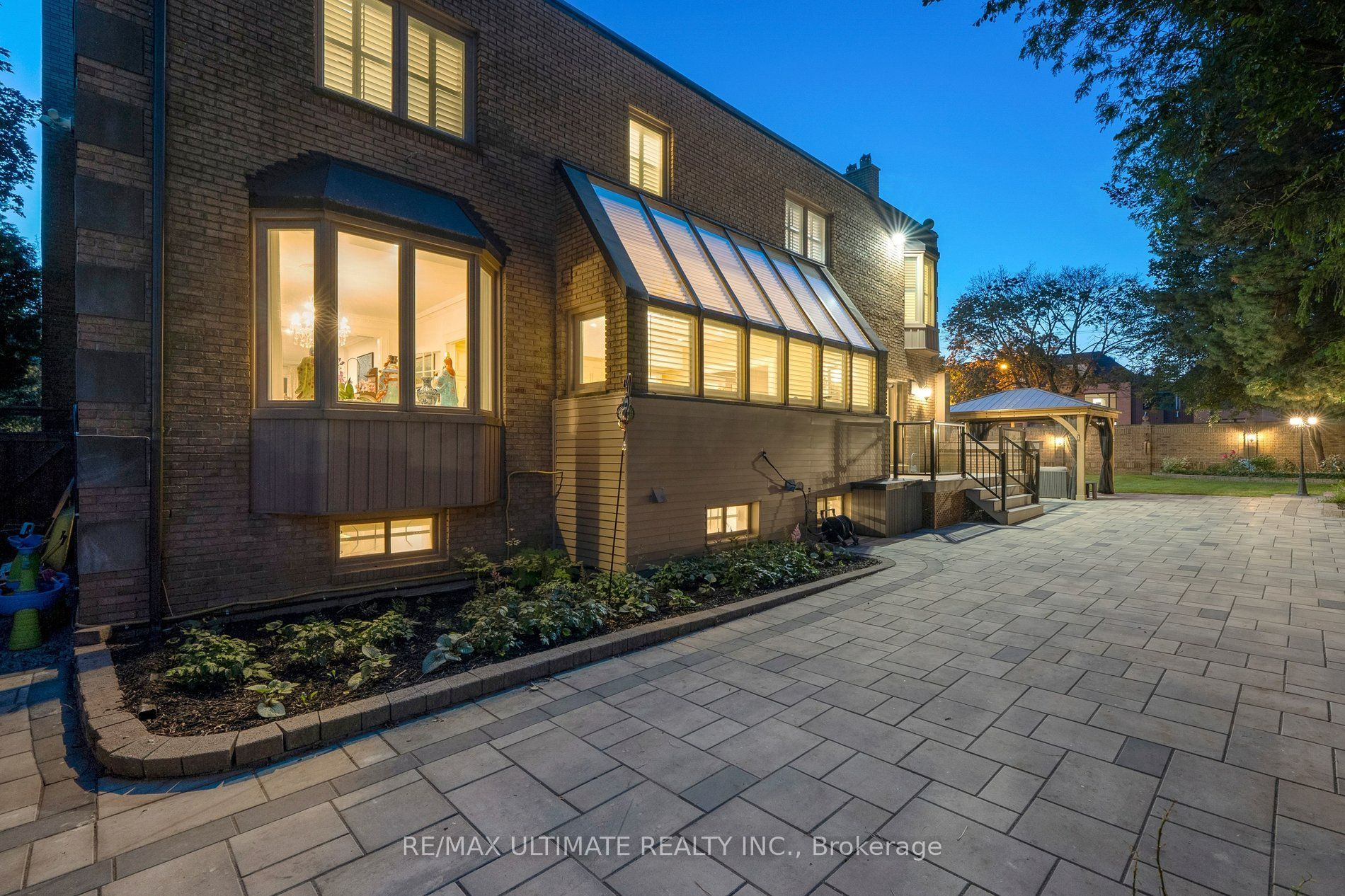 1 Versailles Court Property Photo 49