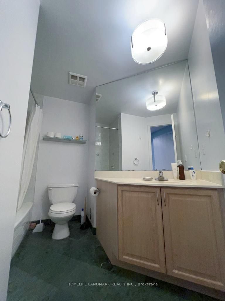 7 King Street E 1110 Property Photo 7