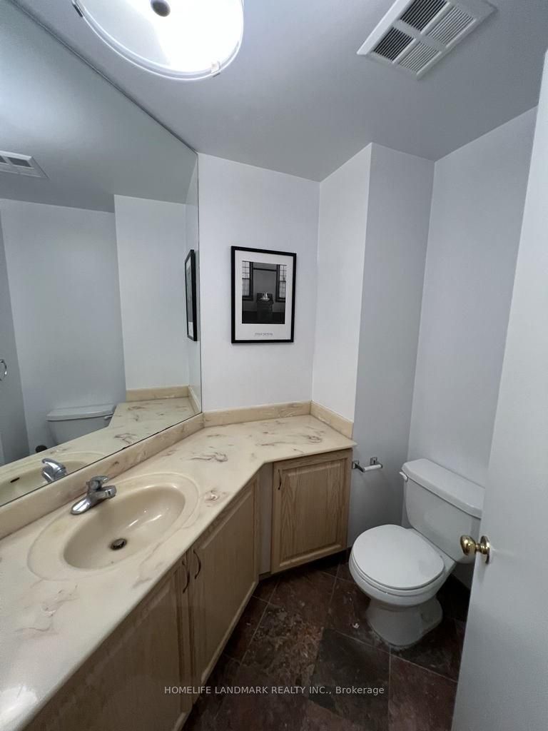 7 King Street E 1110 Property Photo 8