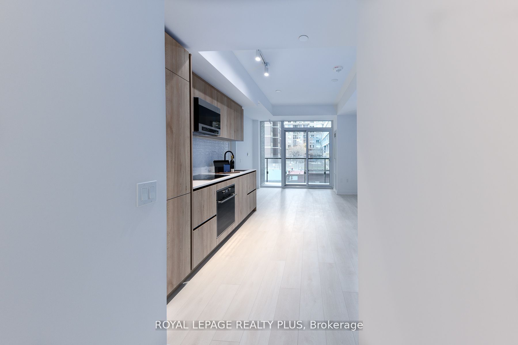 127 Broadway Avenue S 206s Property Photo 4