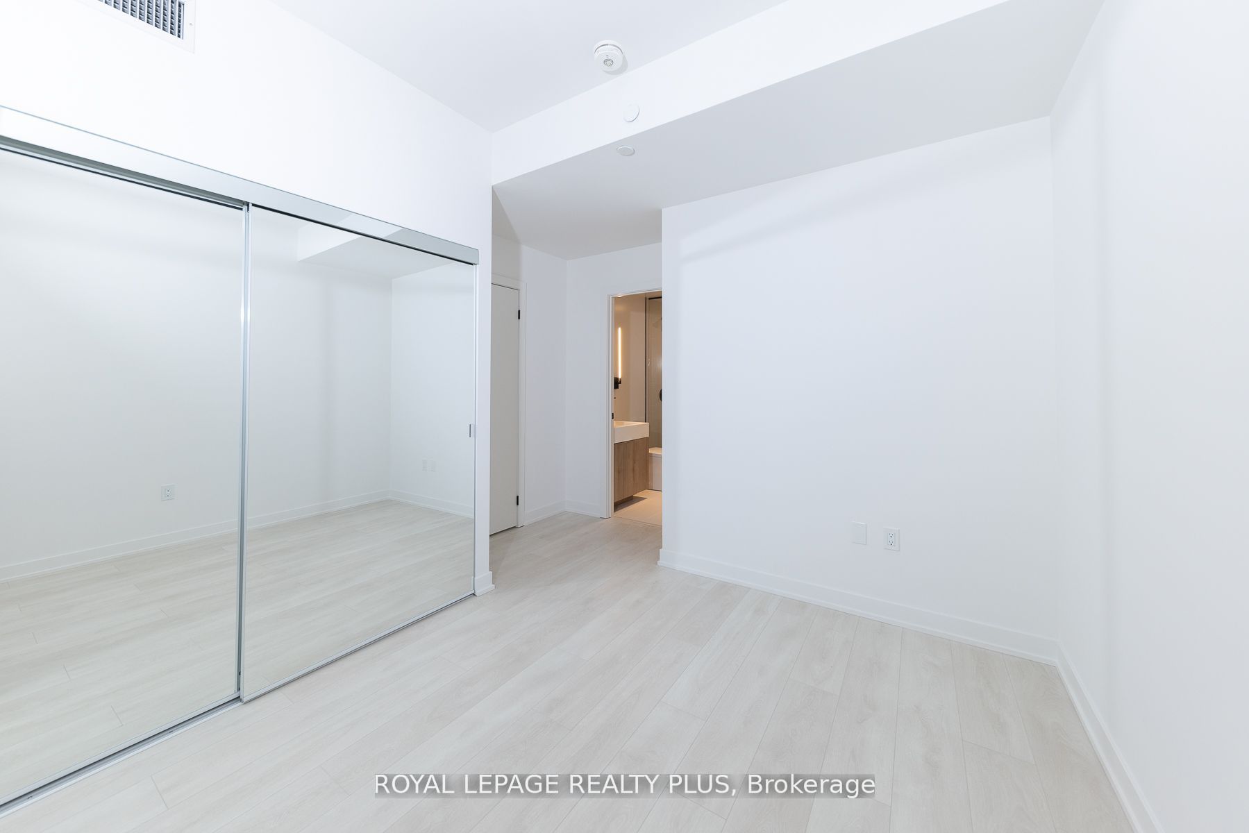 127 Broadway Avenue S 206s Property Photo 10