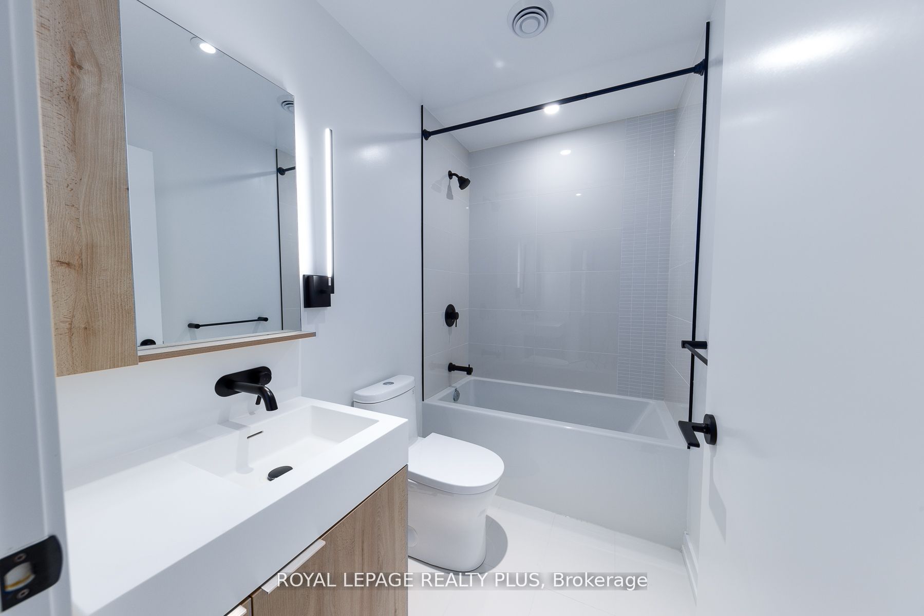 127 Broadway Avenue S 206s Property Photo 12