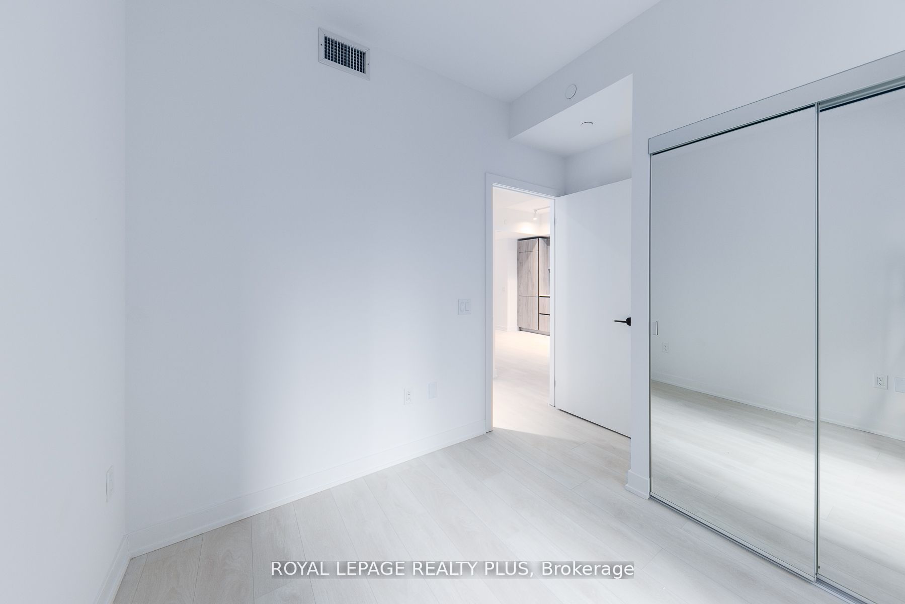 127 Broadway Avenue S 206s Property Photo 14