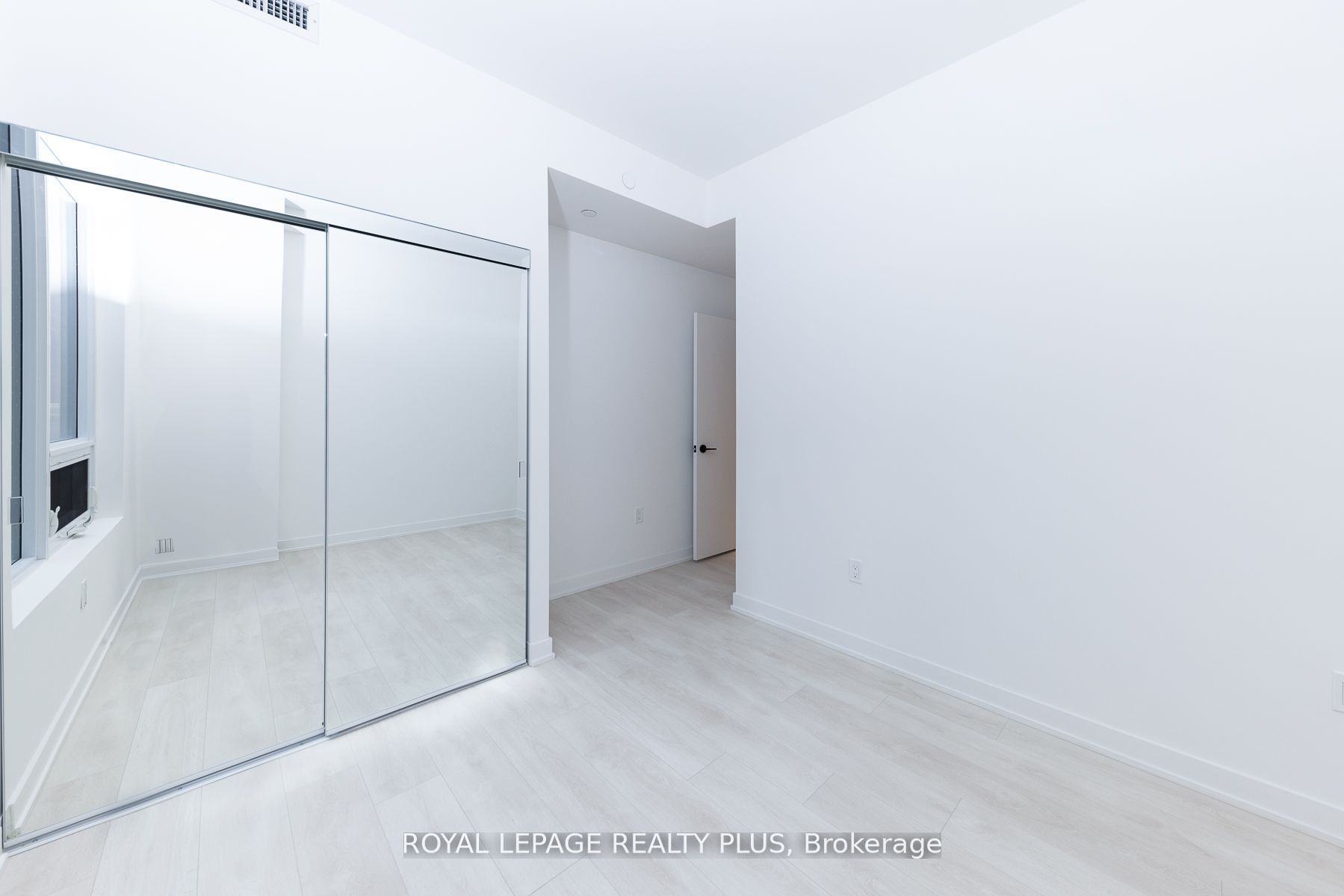 127 Broadway Avenue S 206s Property Photo 16