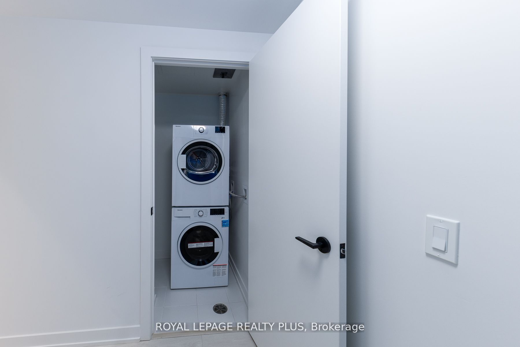 127 Broadway Avenue S 206s Property Photo 18