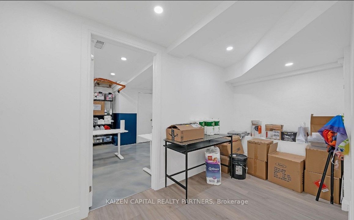 398 King Street E Property Photo 13