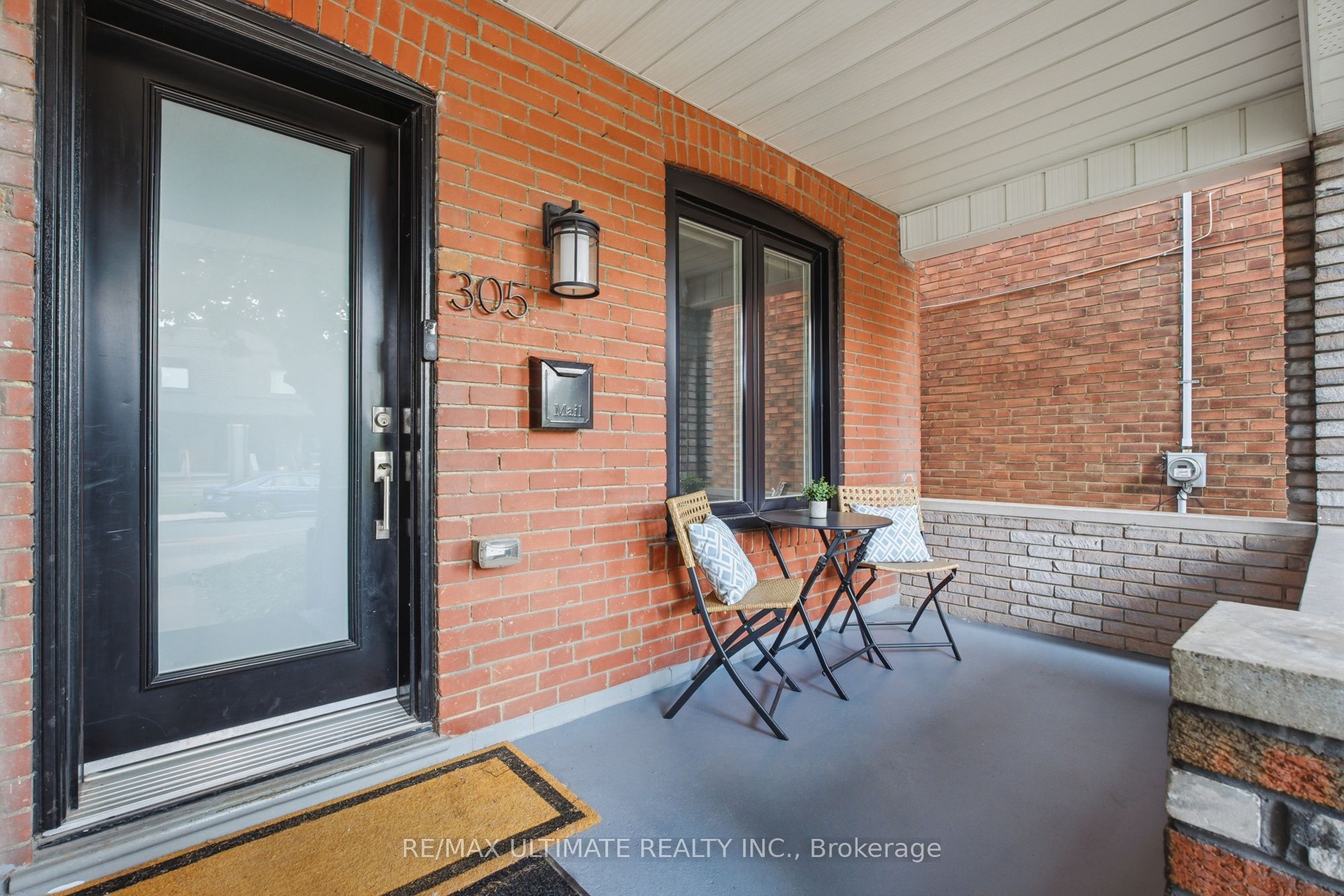 305 Winona Drive Property Photo 2