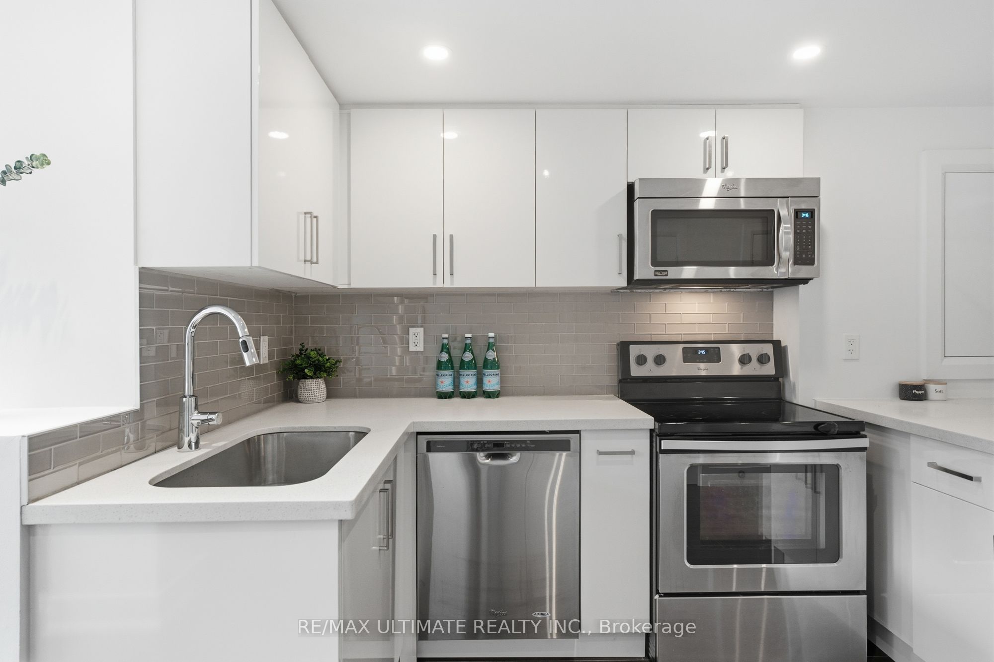 305 Winona Drive Property Photo 12