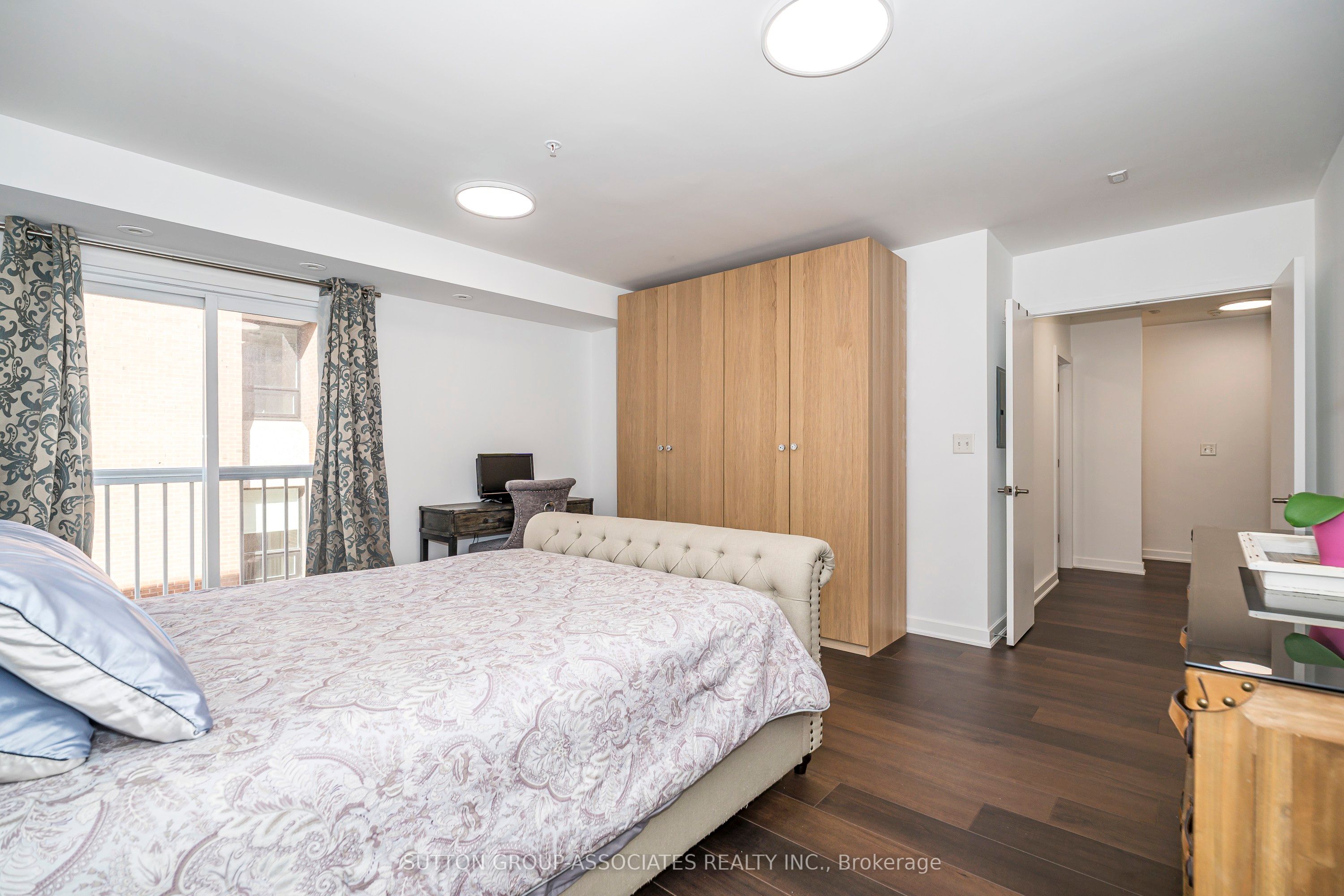 539 Jarvis Street Ph7 Property Photo 20