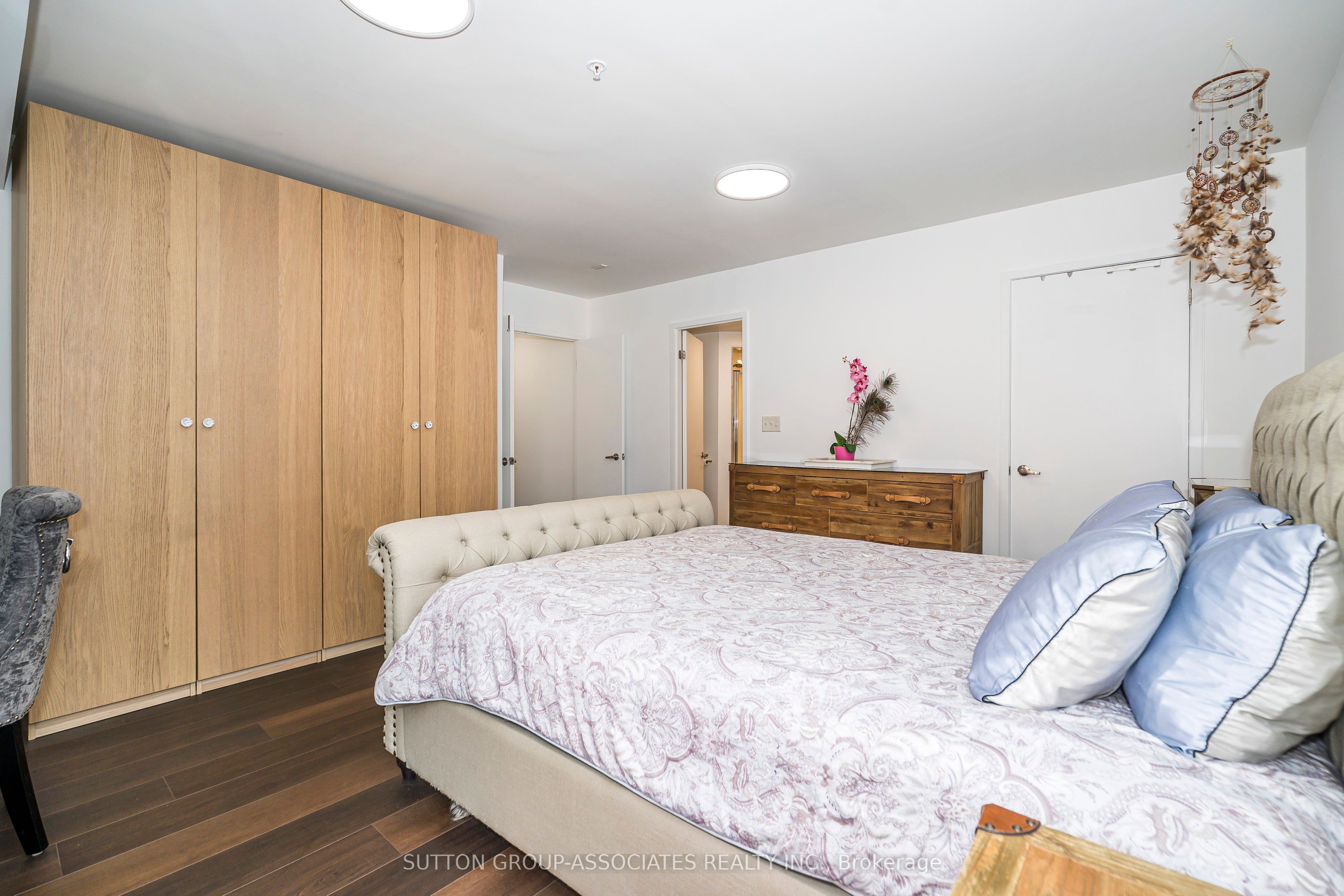 539 Jarvis Street Ph7 Property Photo 21