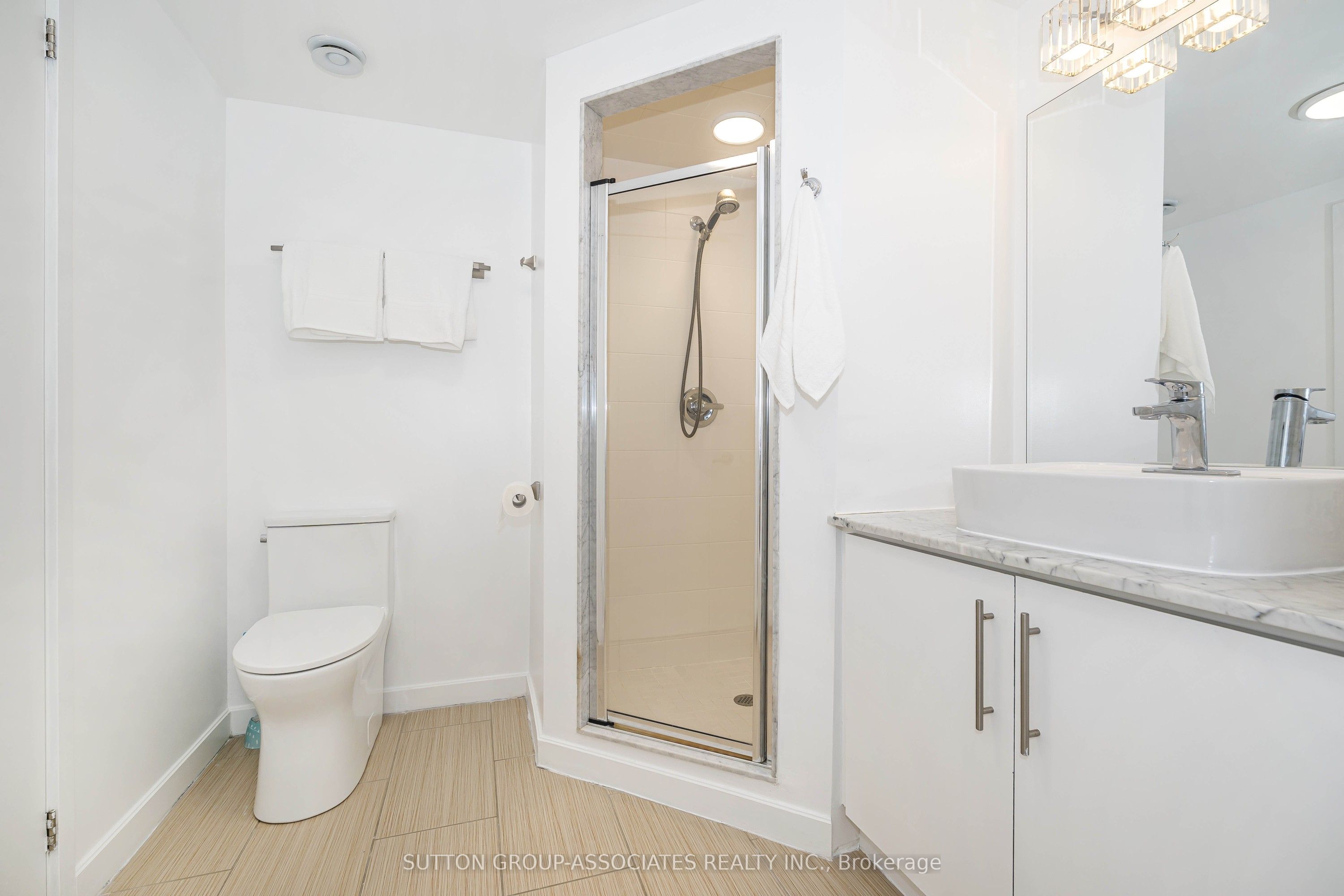 539 Jarvis Street Ph7 Property Photo 23