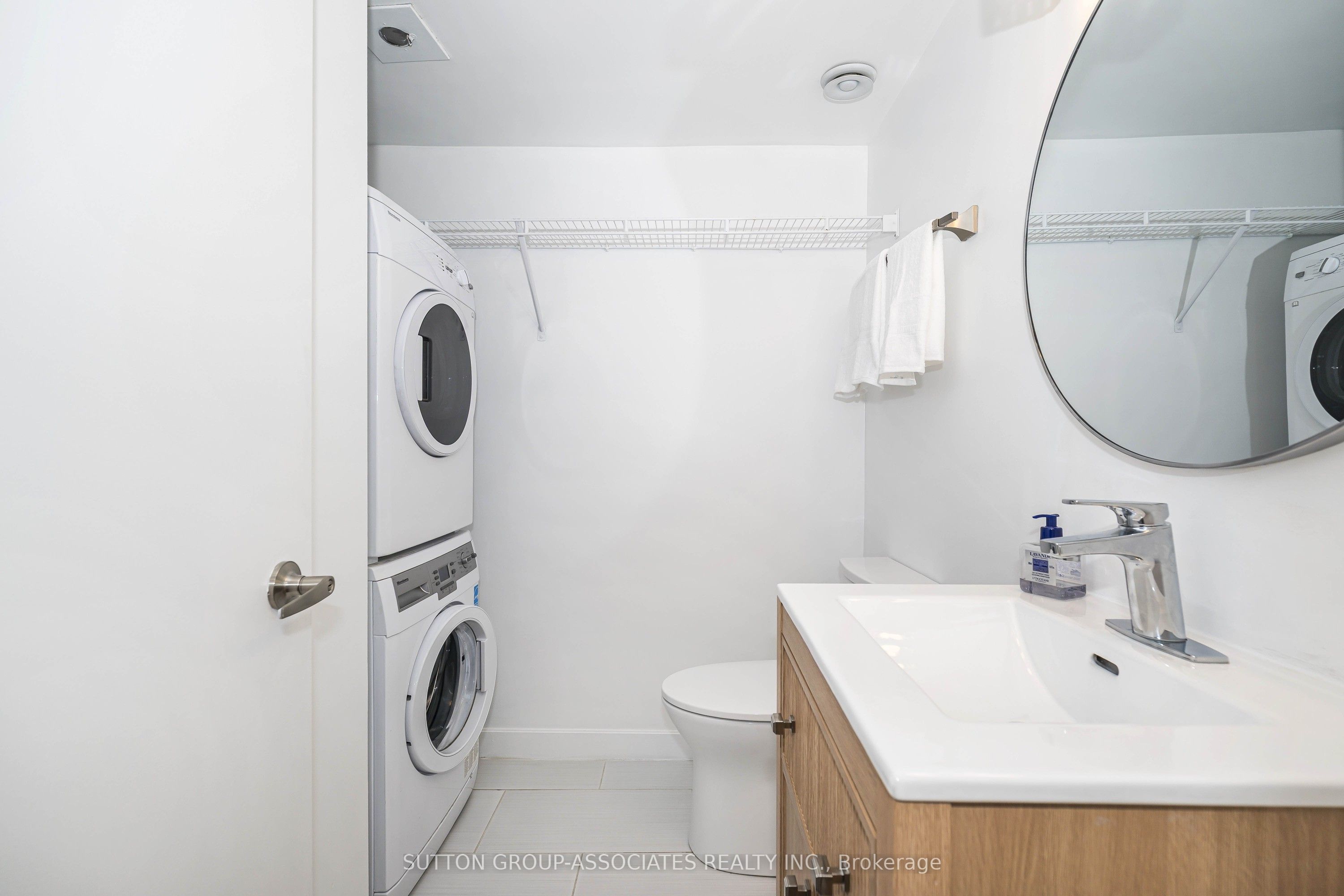 539 Jarvis Street Ph7 Property Photo 29