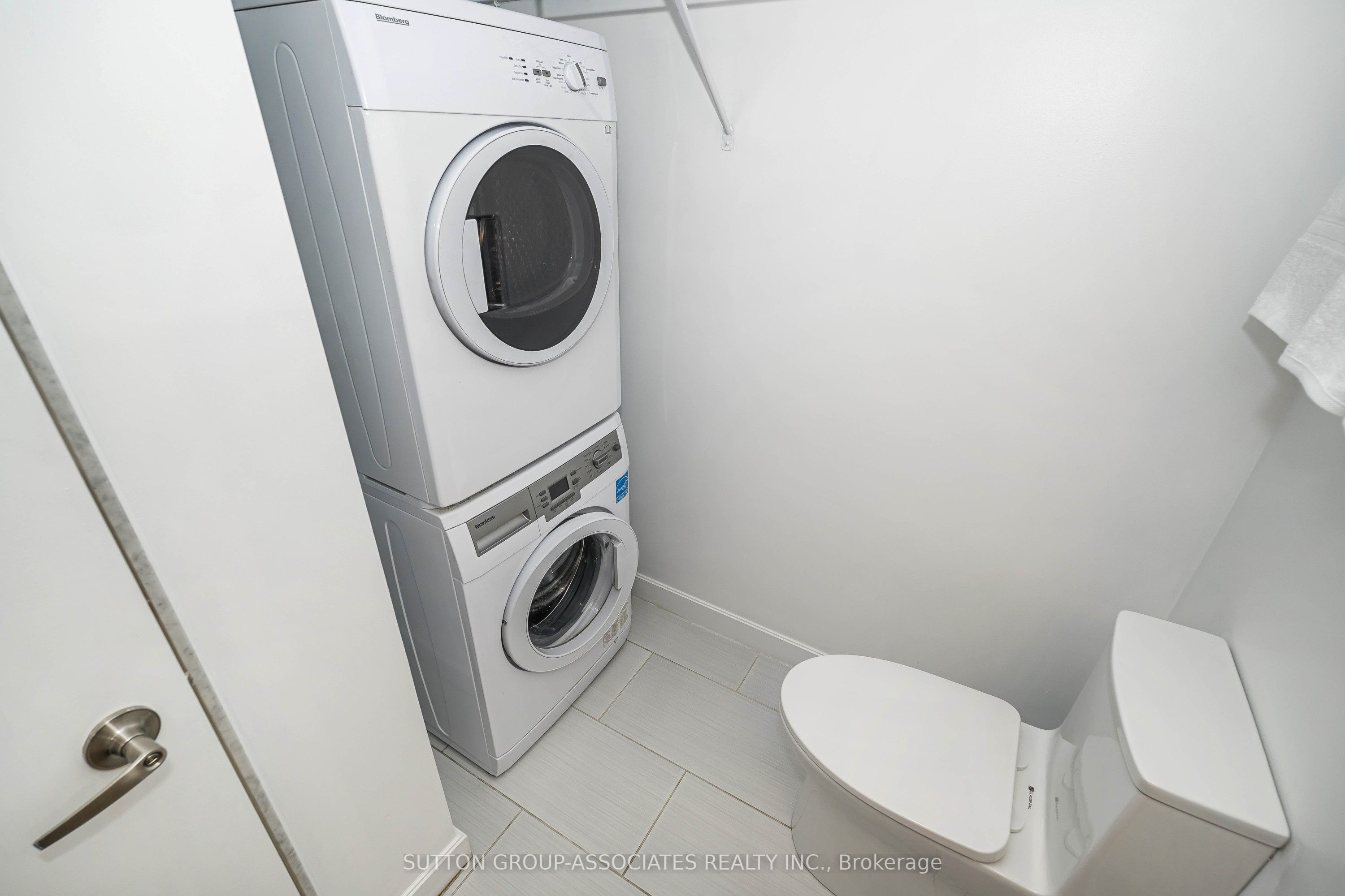 539 Jarvis Street Ph7 Property Photo 30