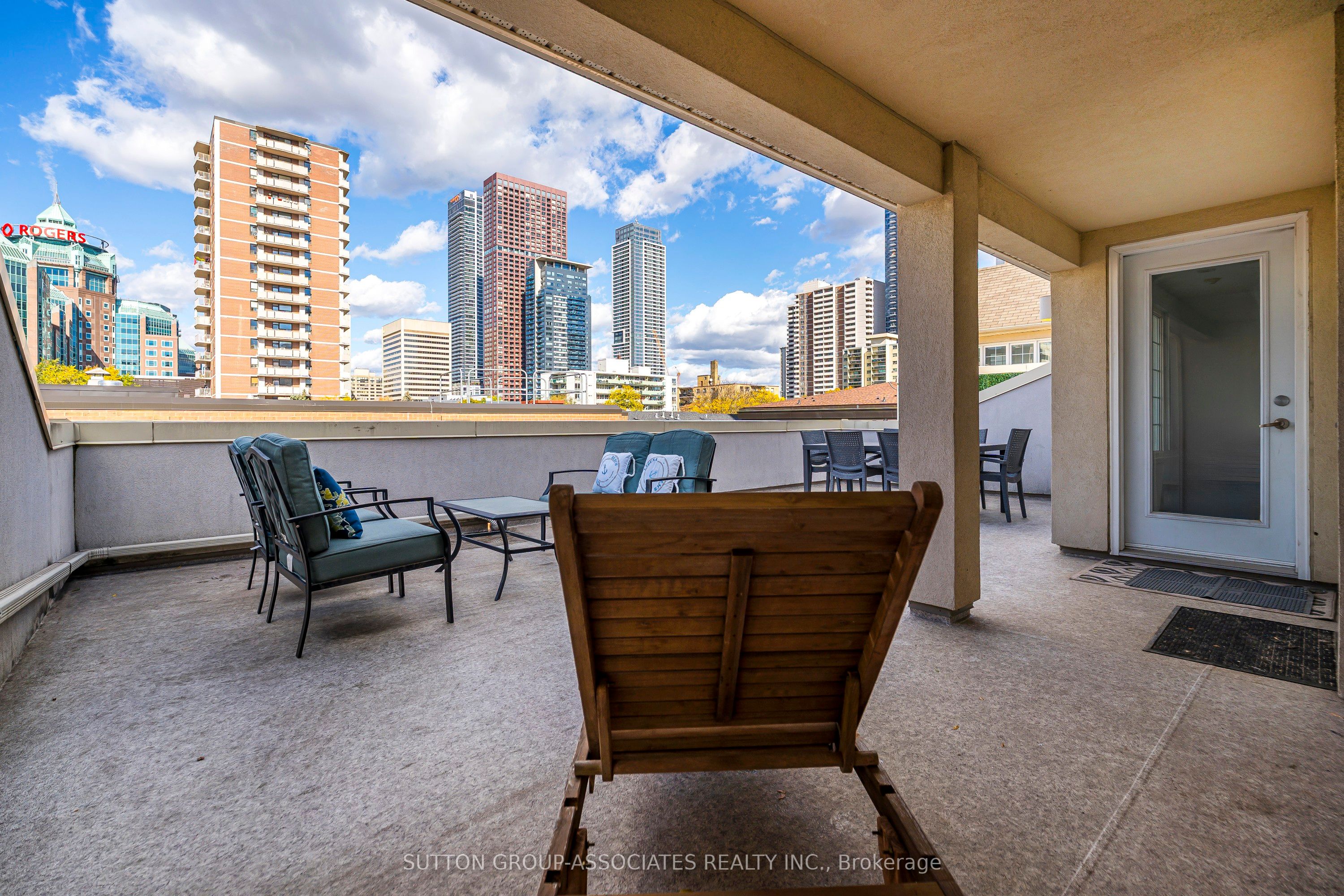 539 Jarvis Street Ph7 Property Photo 41