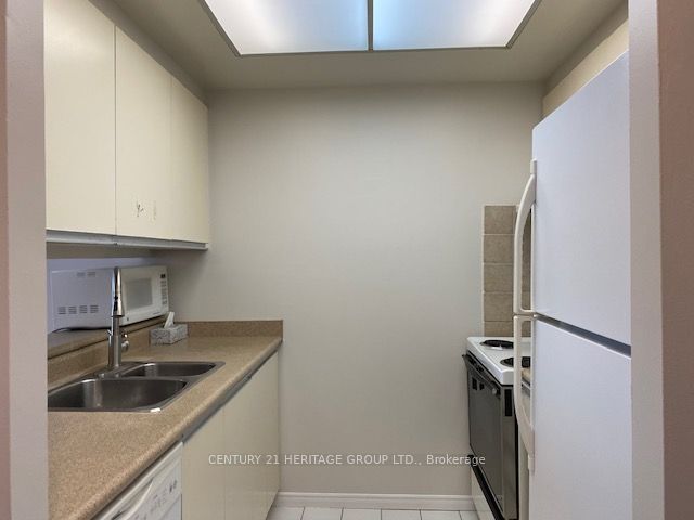 7 Bishop Avenue 1204 Property Photo 14