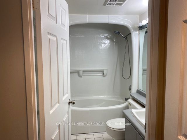 7 Bishop Avenue 1204 Property Photo 17