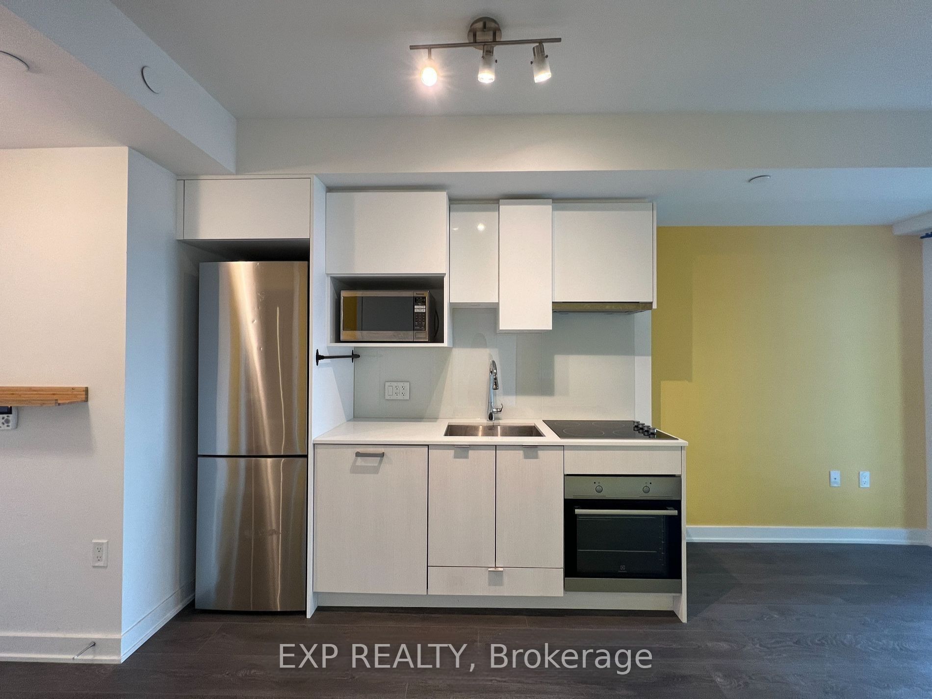 195 Redpath Avenue 3213 Property Photo 7