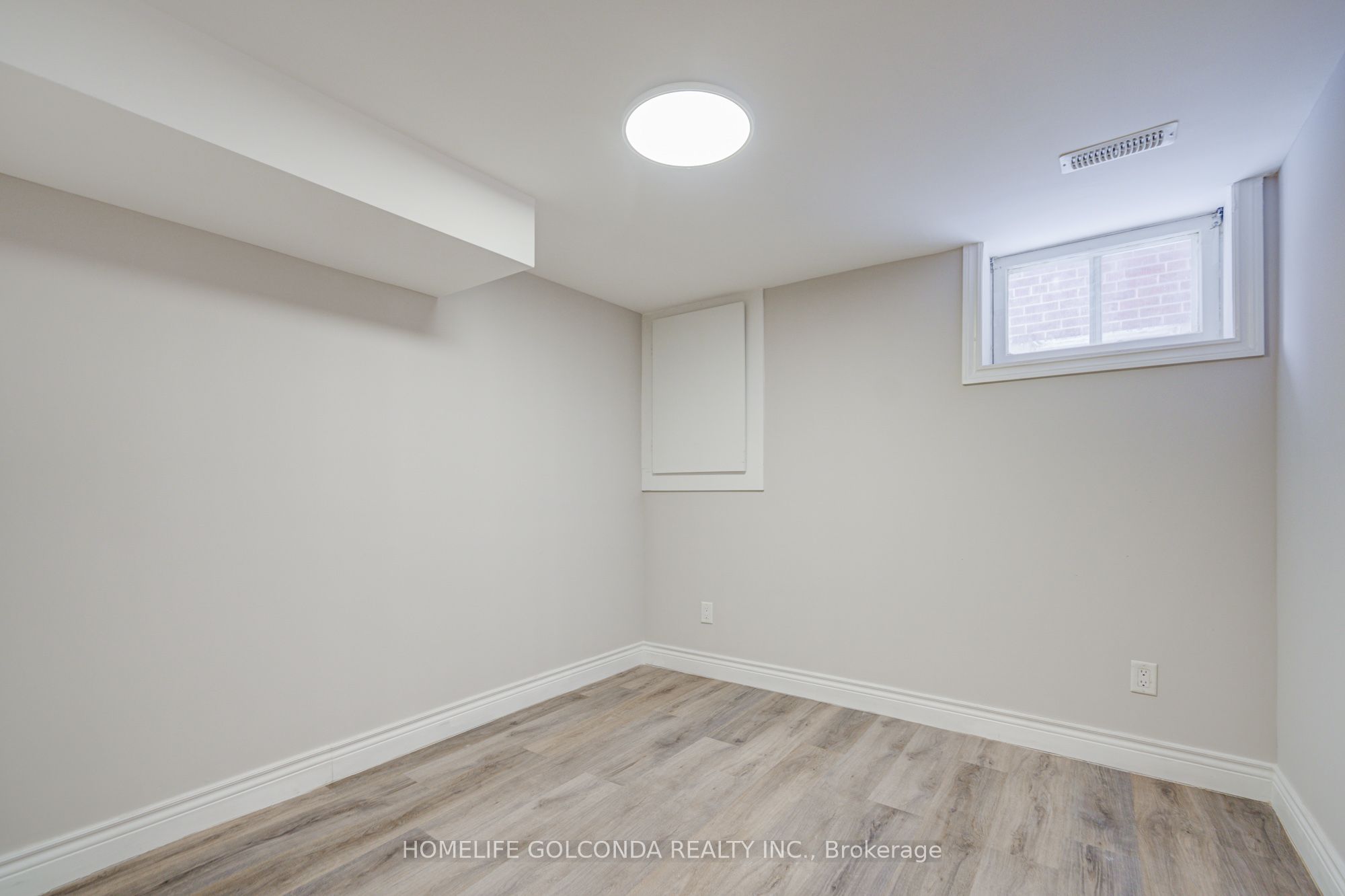 59 Wolseley Street Basement Property Photo 4