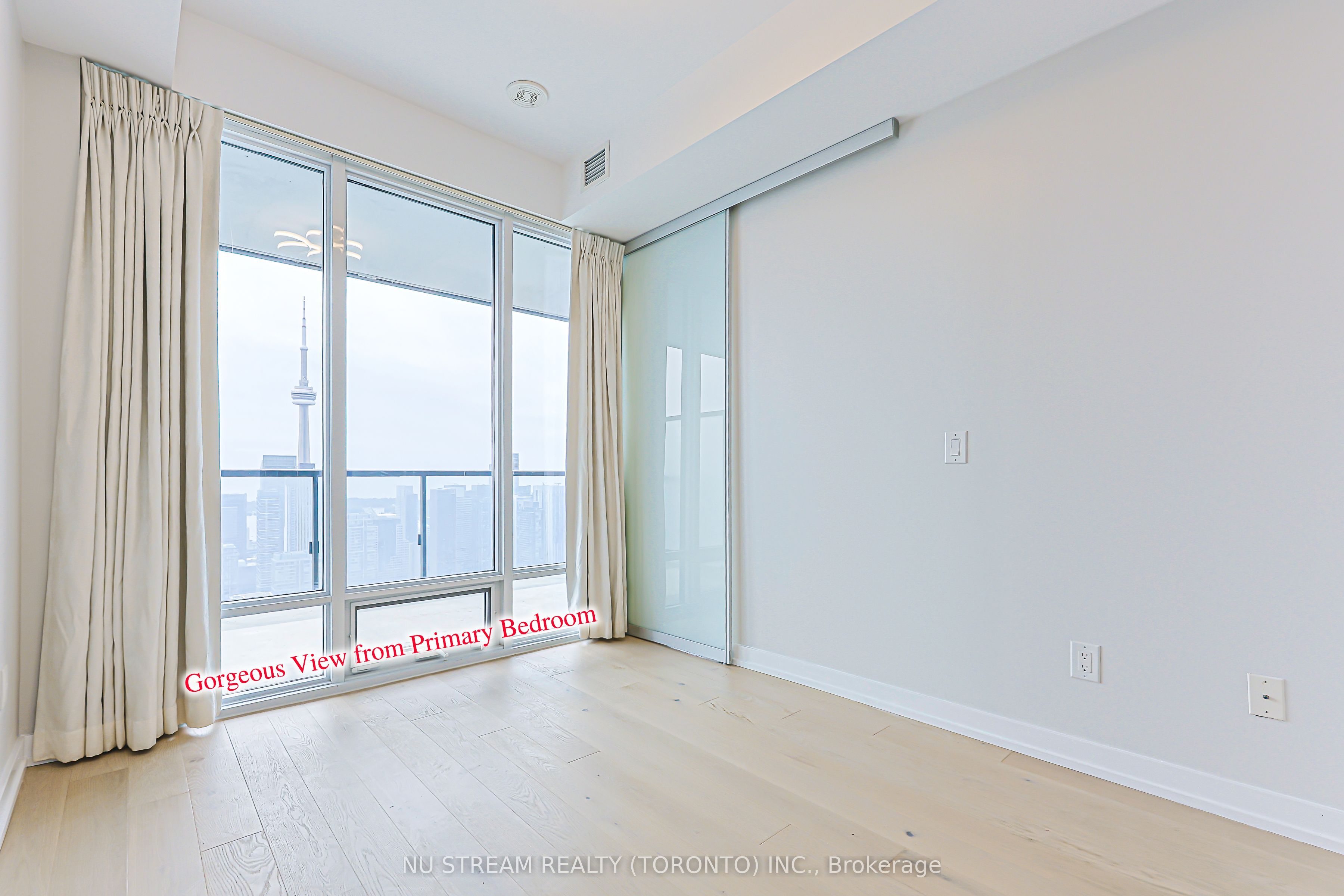 488 University Avenue 4608 Property Photo 29