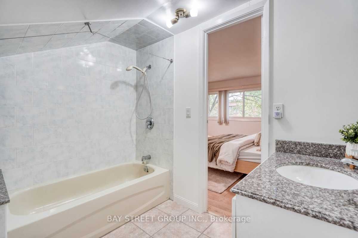 163 Song Meadoway Property Photo 27