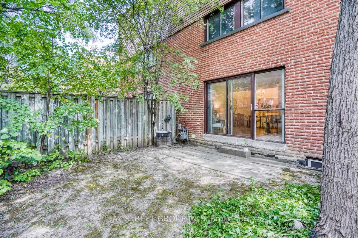 163 Song Meadoway Property Photo 31