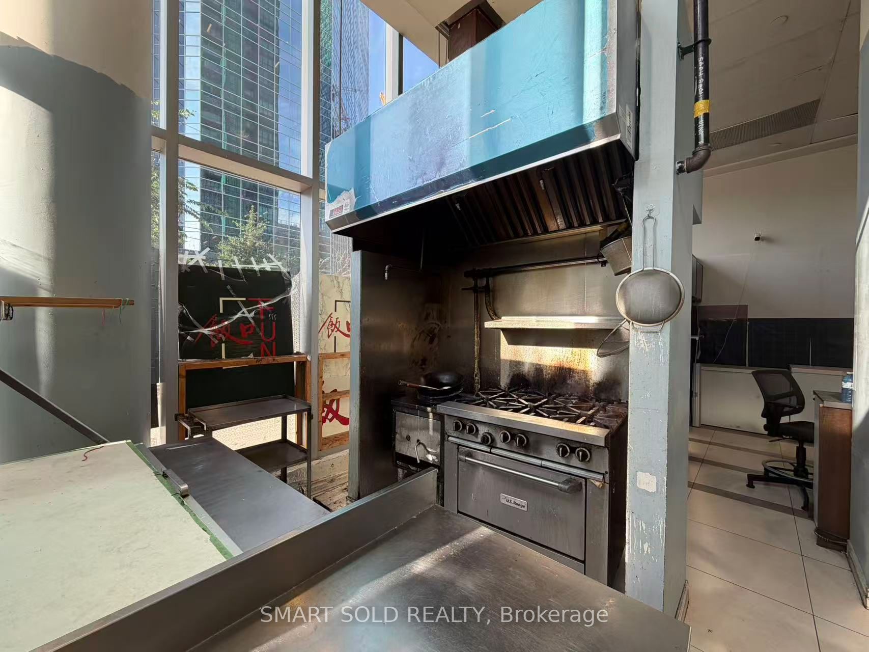 4750 Yonge Street 139 Property Photo 1