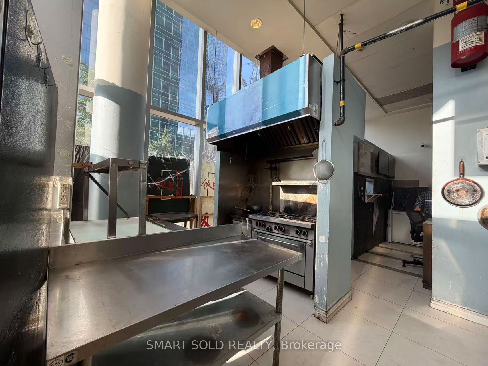 4750 Yonge Street 139 Property Photo 8