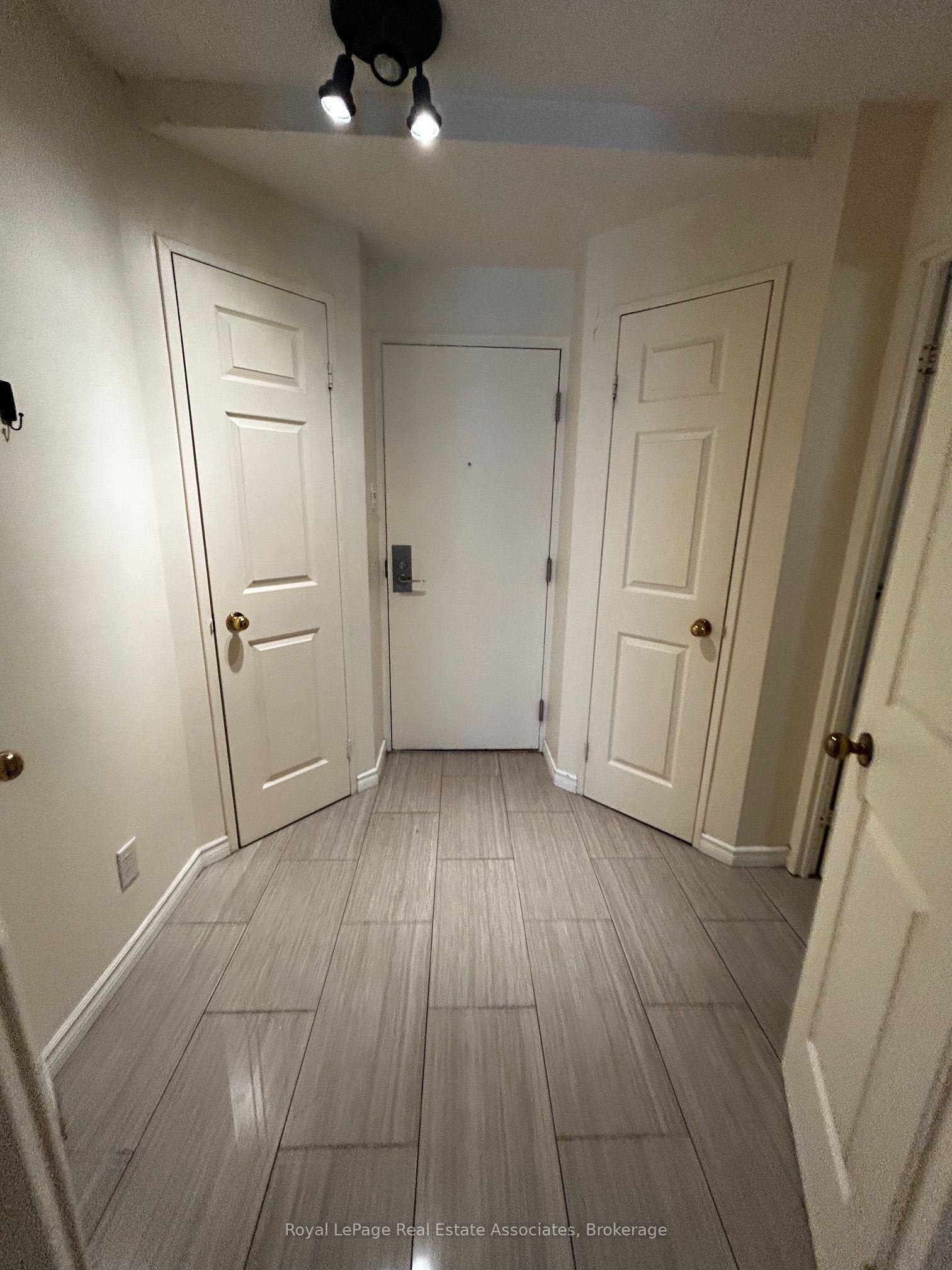 55 Centre Avenue 1805 Property Photo 8