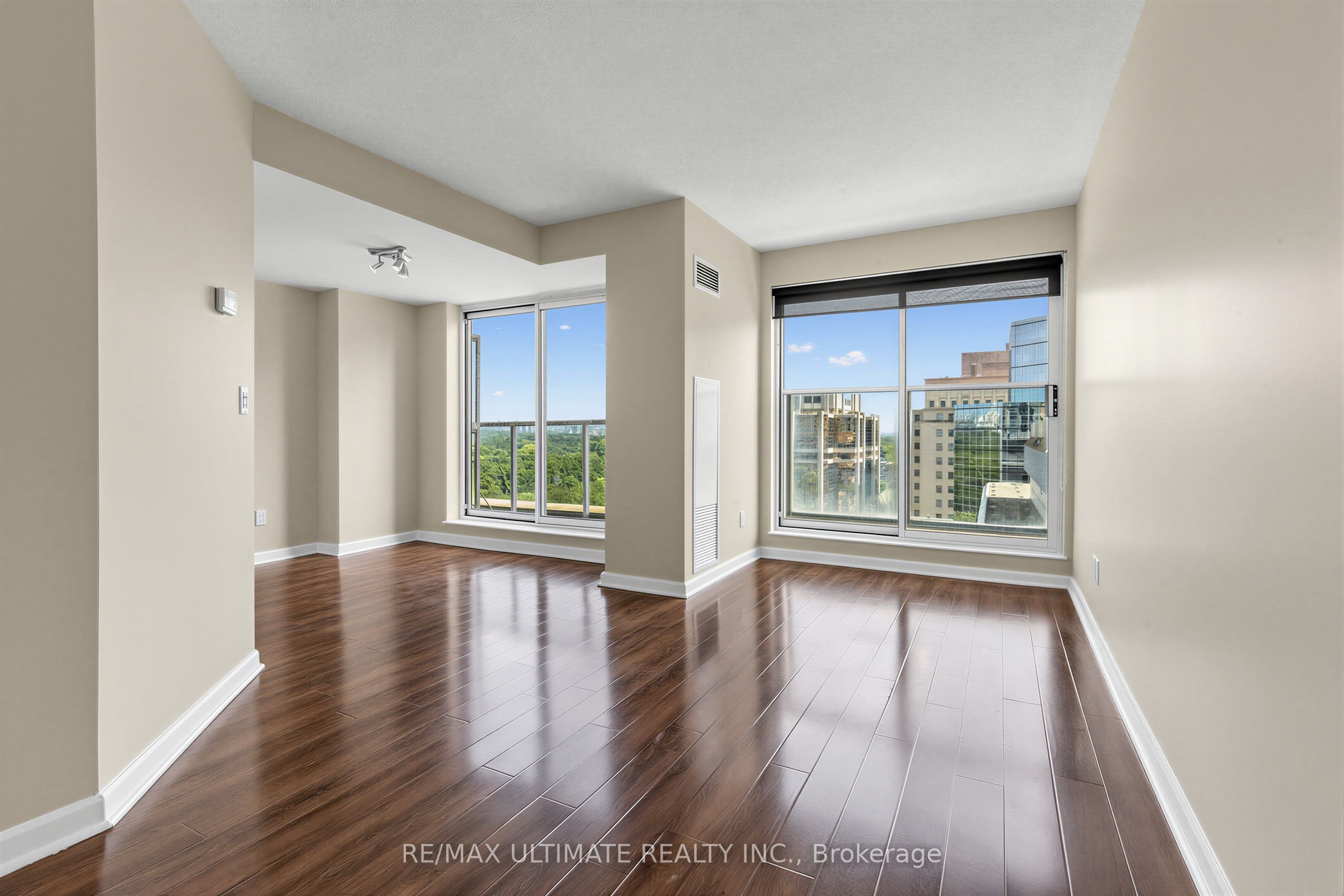 8 Park Road 1508 Property Photo 1