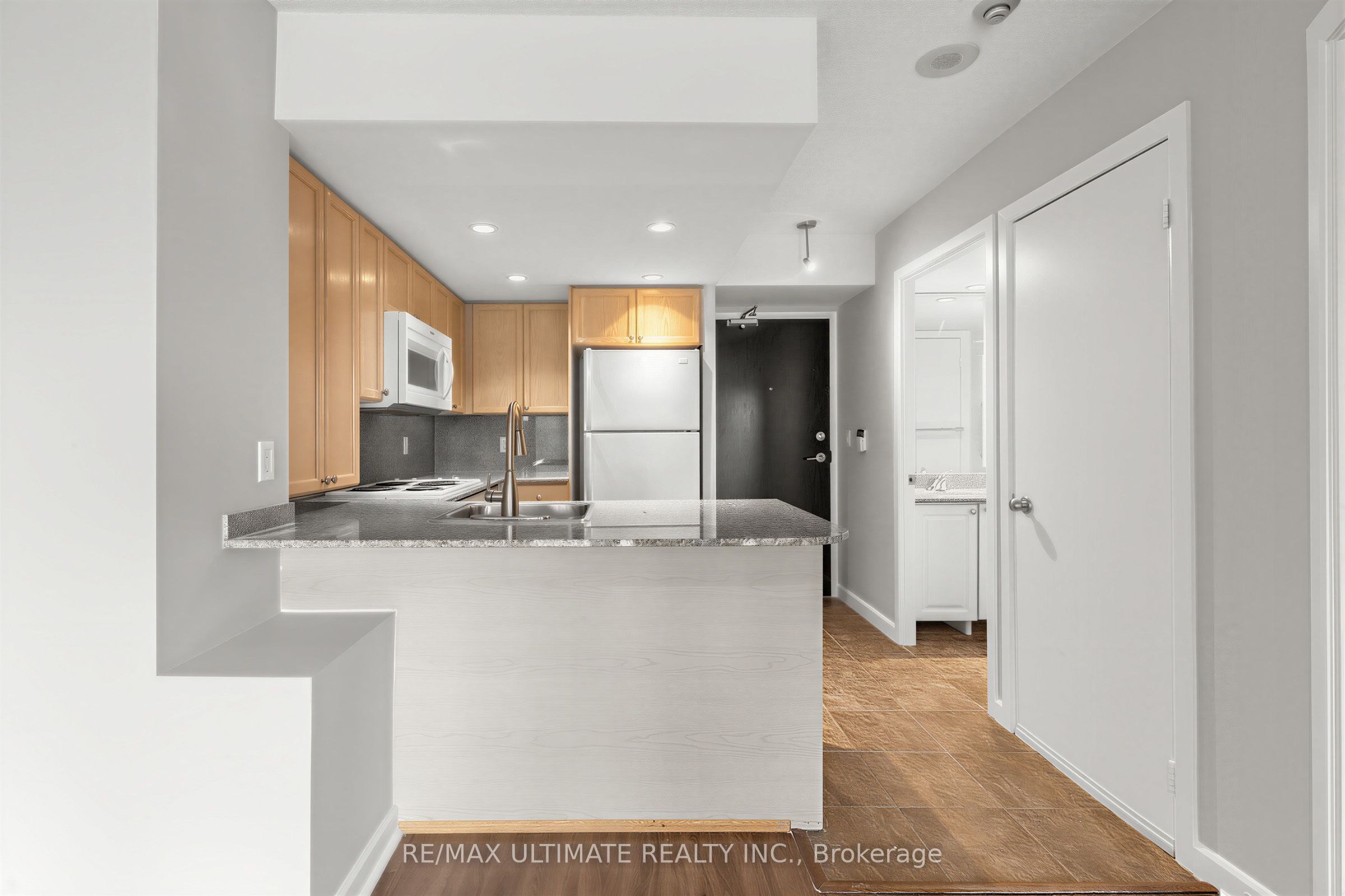 8 Park Road 1508 Property Photo 4