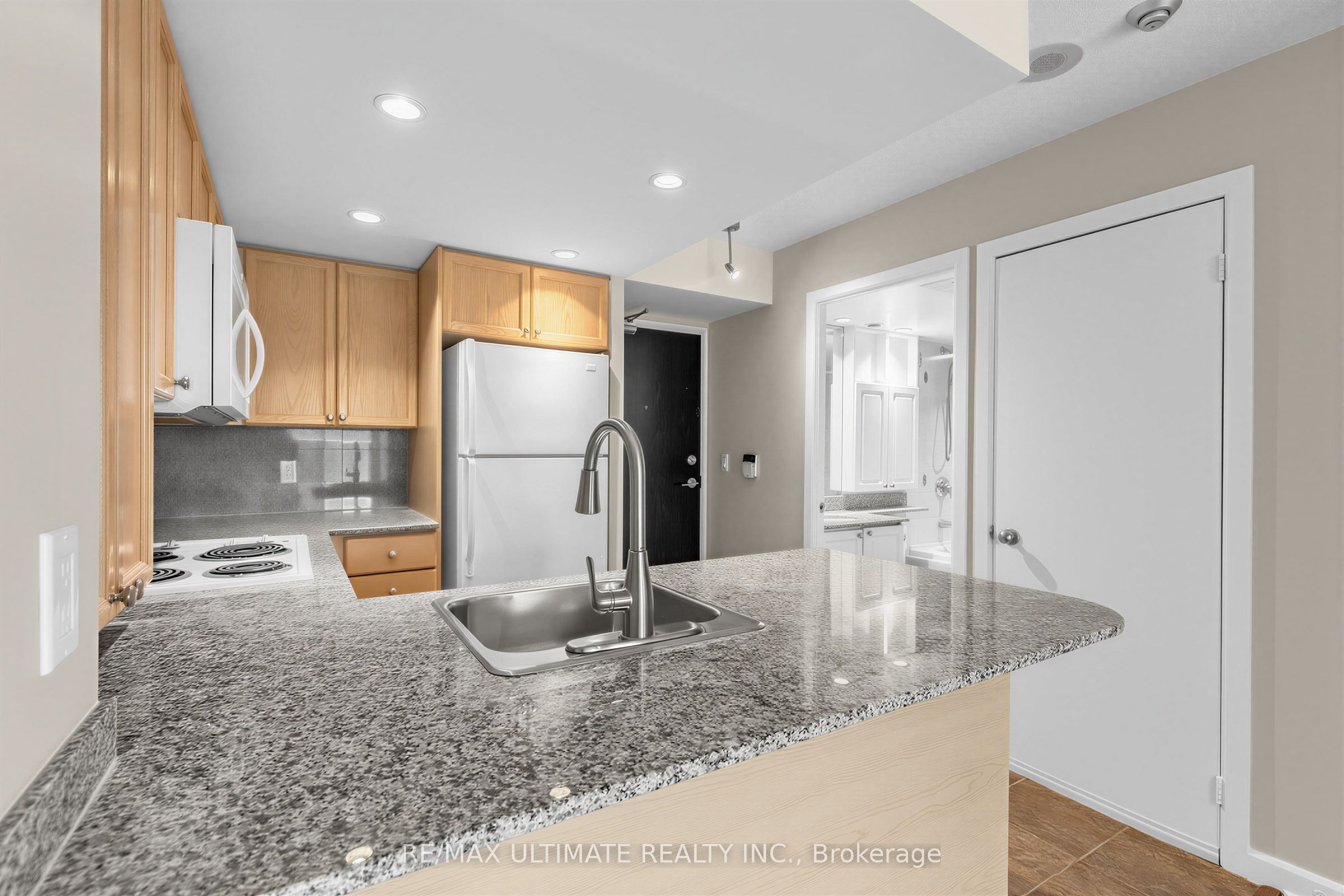 8 Park Road 1508 Property Photo 7
