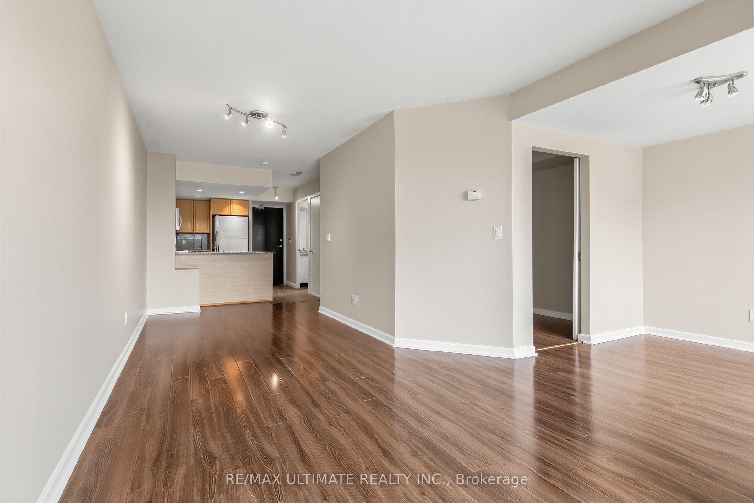 8 Park Road 1508 Property Photo 9