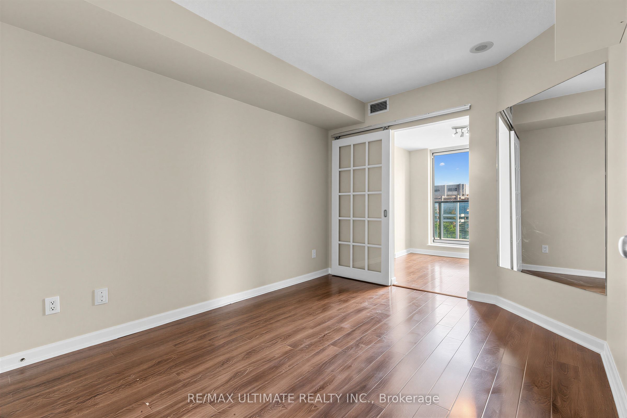 8 Park Road 1508 Property Photo 10