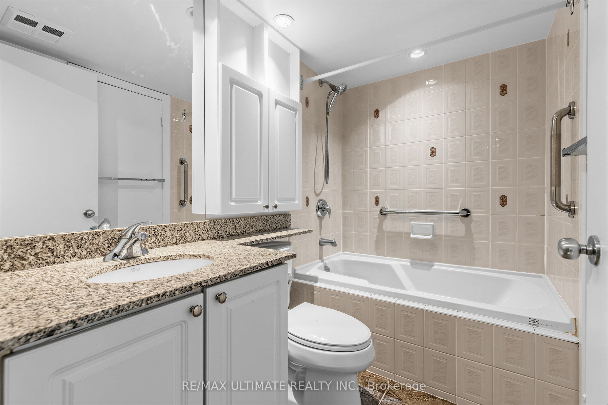 8 Park Road 1508 Property Photo 13