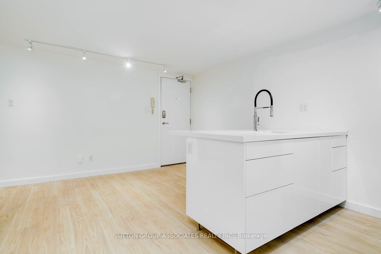 477 Brunswick Avenue Lower Property Photo 5