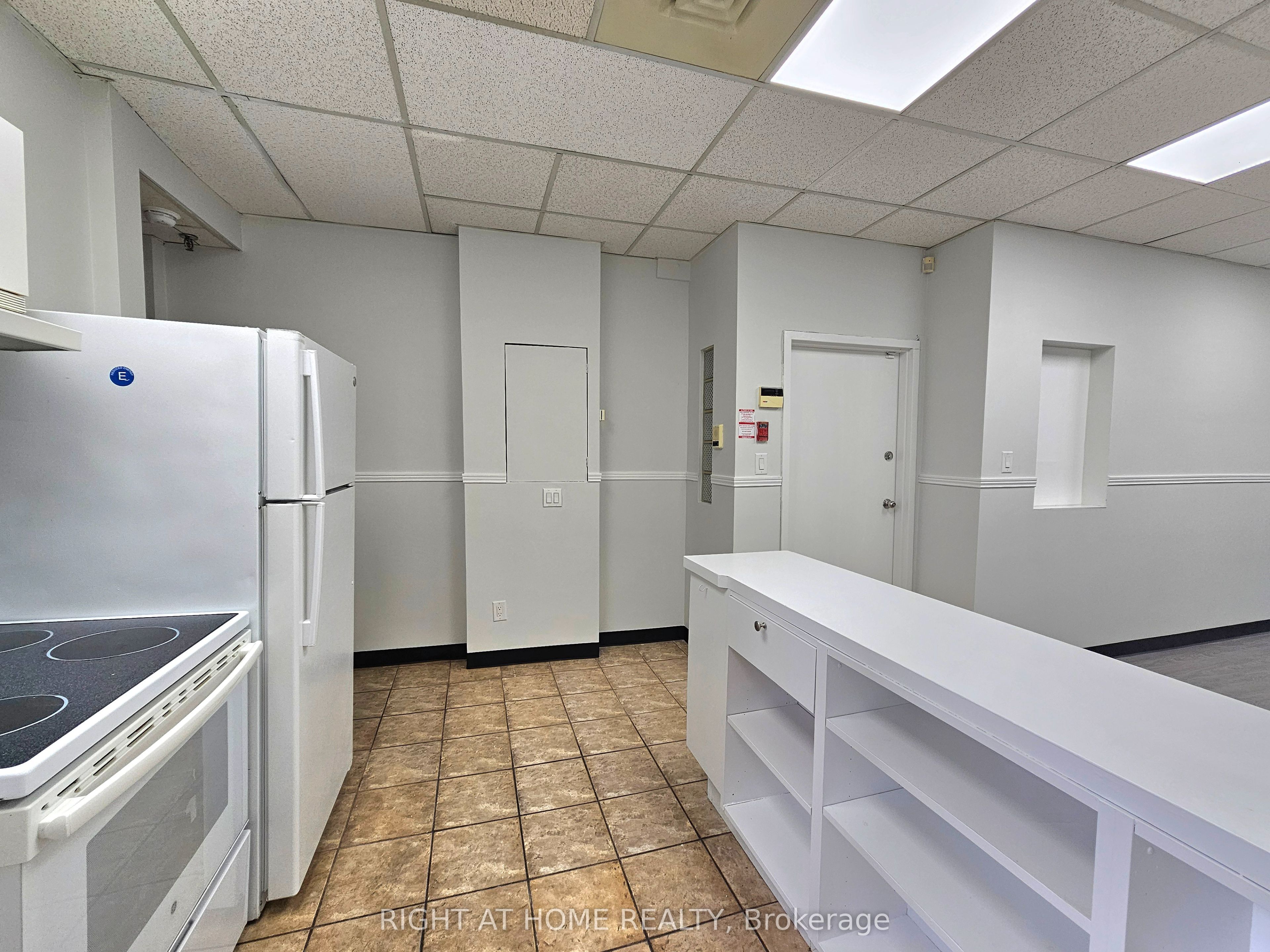 516 Yonge Street 2 Property Photo 8