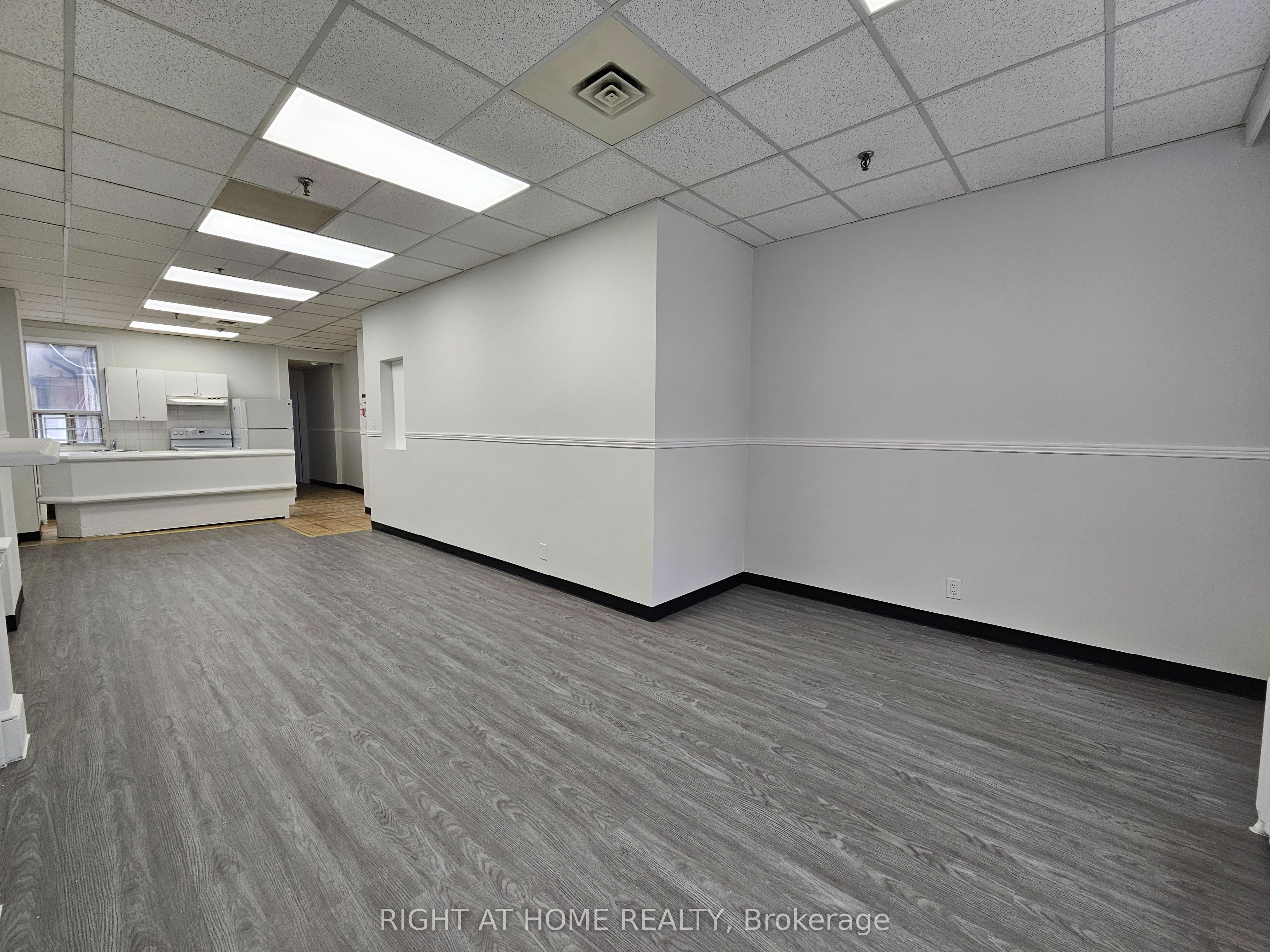 516 Yonge Street 2 Property Photo 14