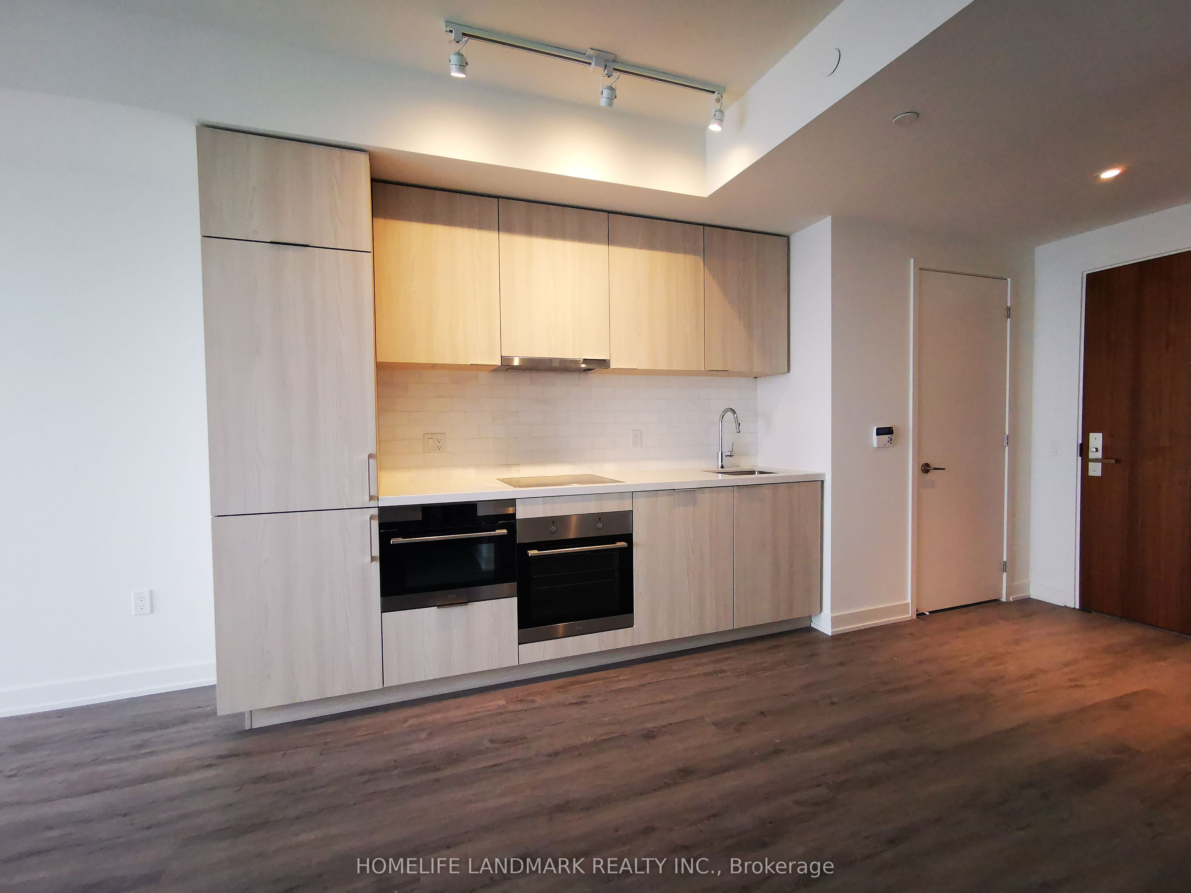 15 Queens Quay E 3201 Property Photo 8