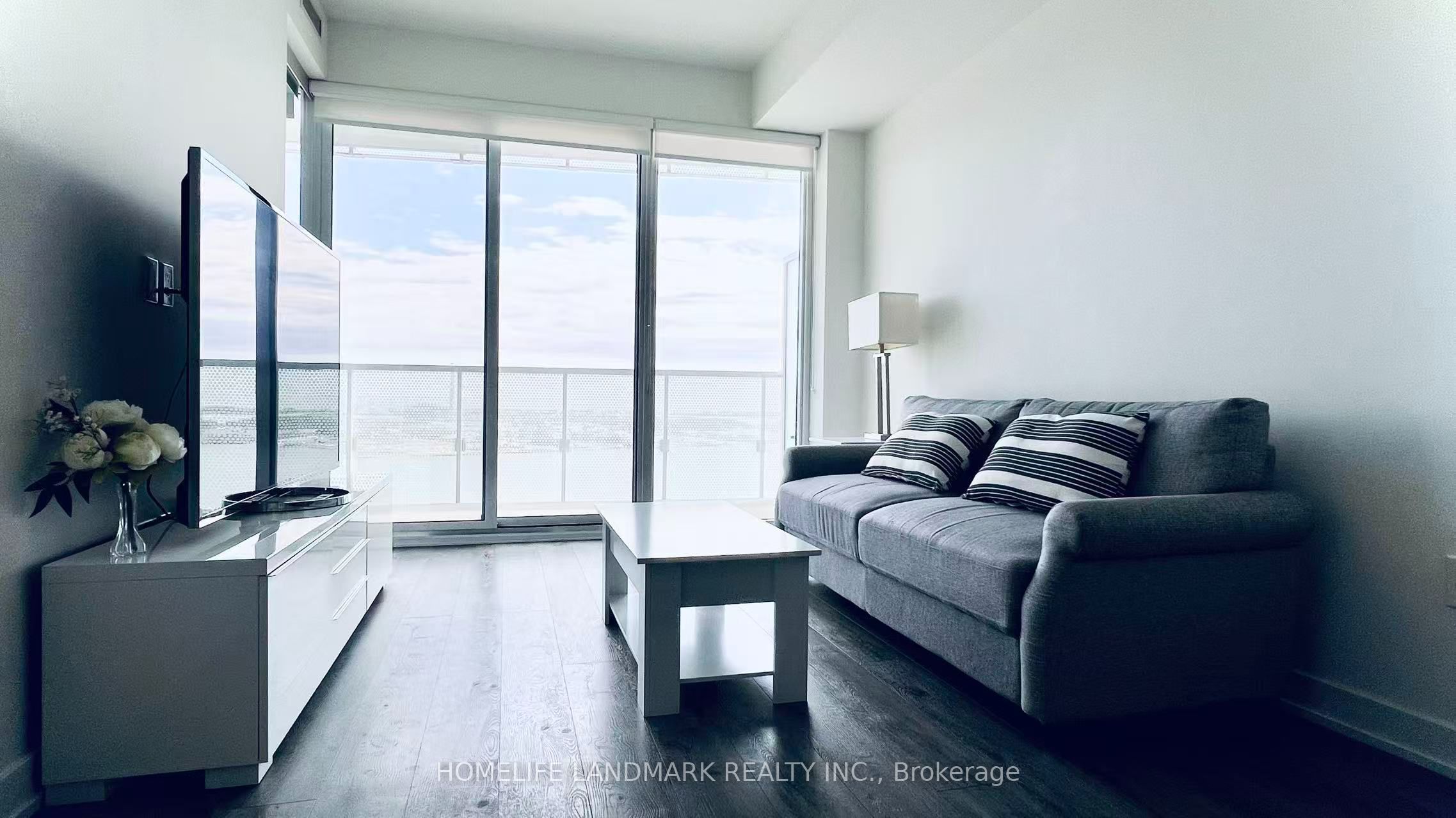 15 Queens Quay E 3201 Property Photo 9