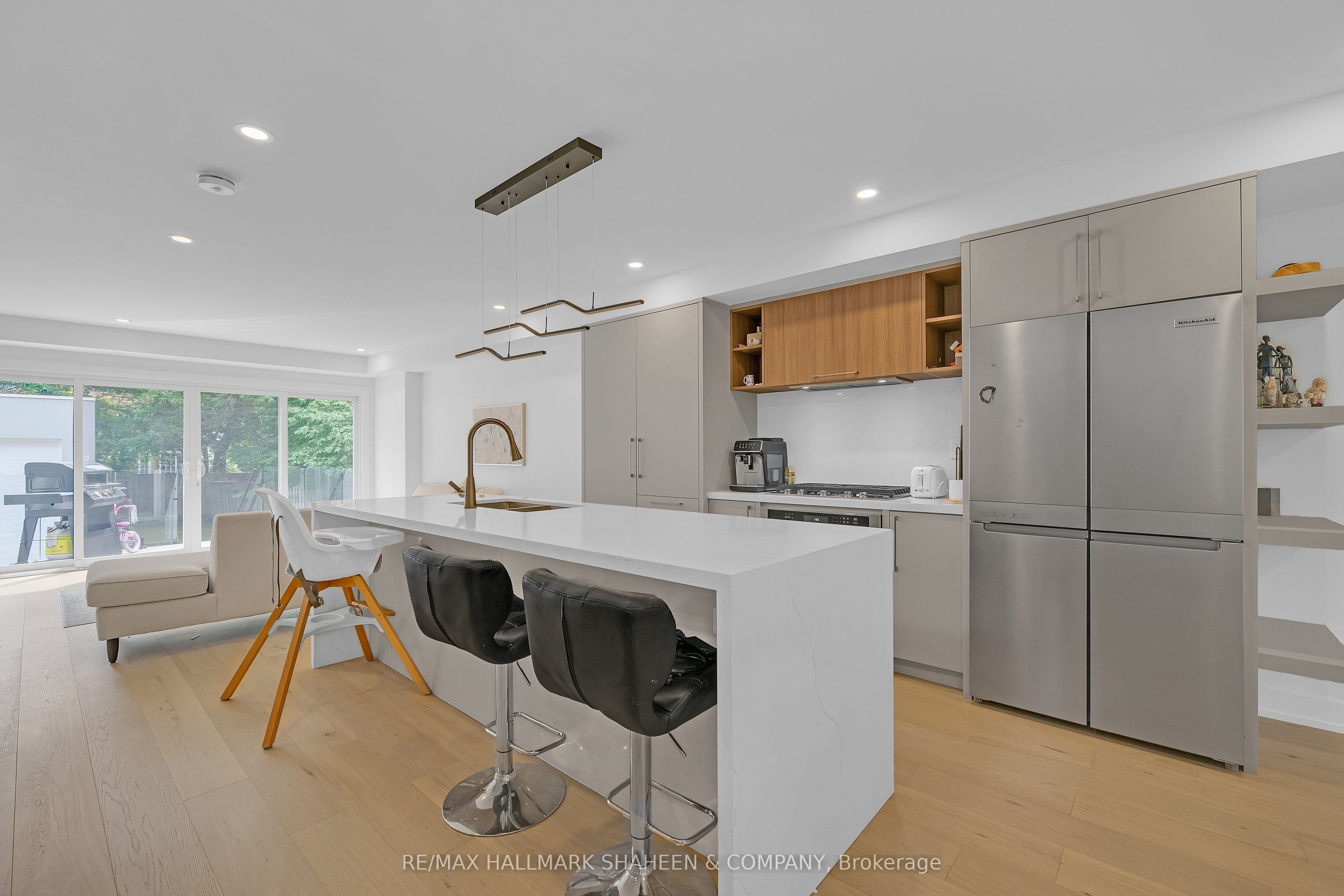 207 Sutherland Drive Property Photo 10