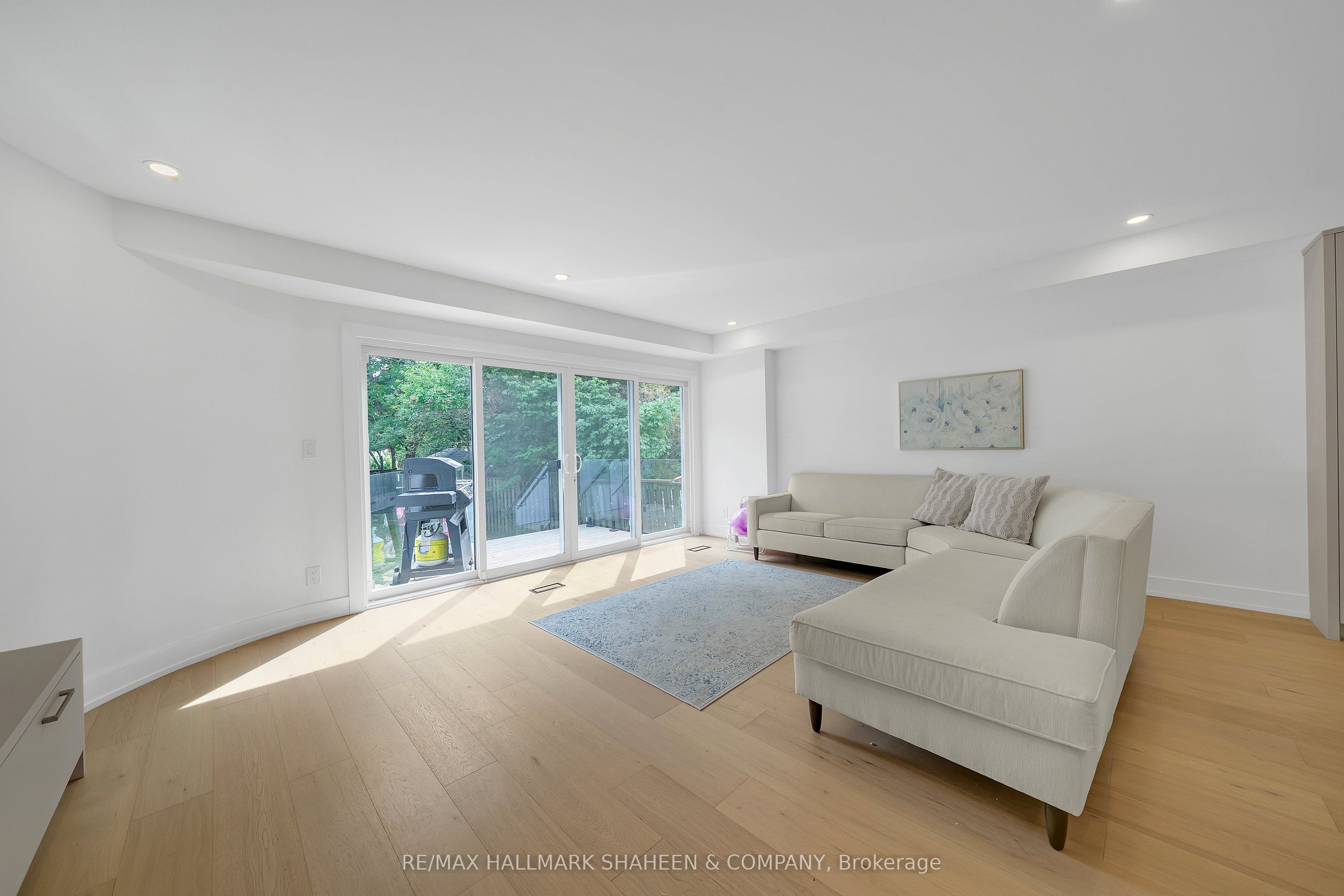 207 Sutherland Drive Property Photo 15