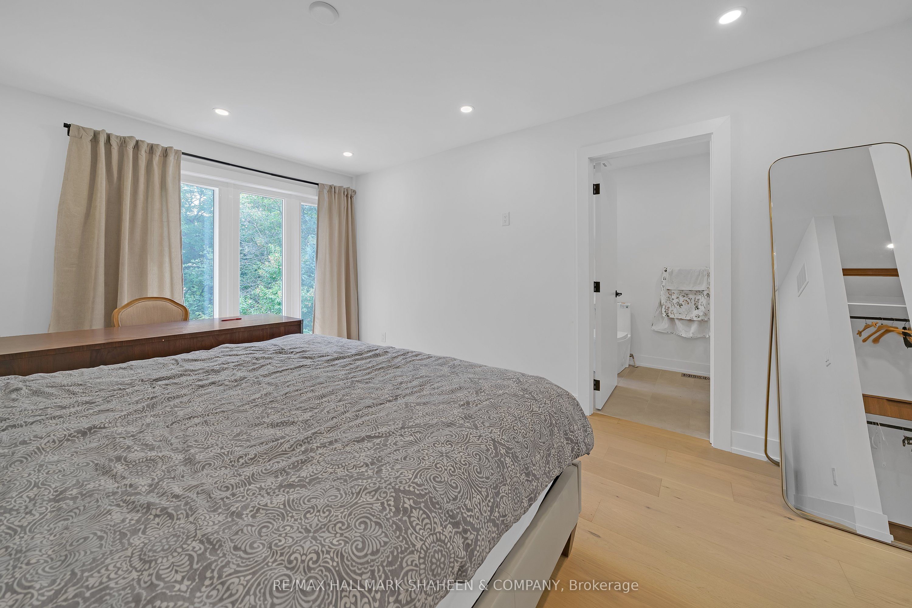207 Sutherland Drive Property Photo 24