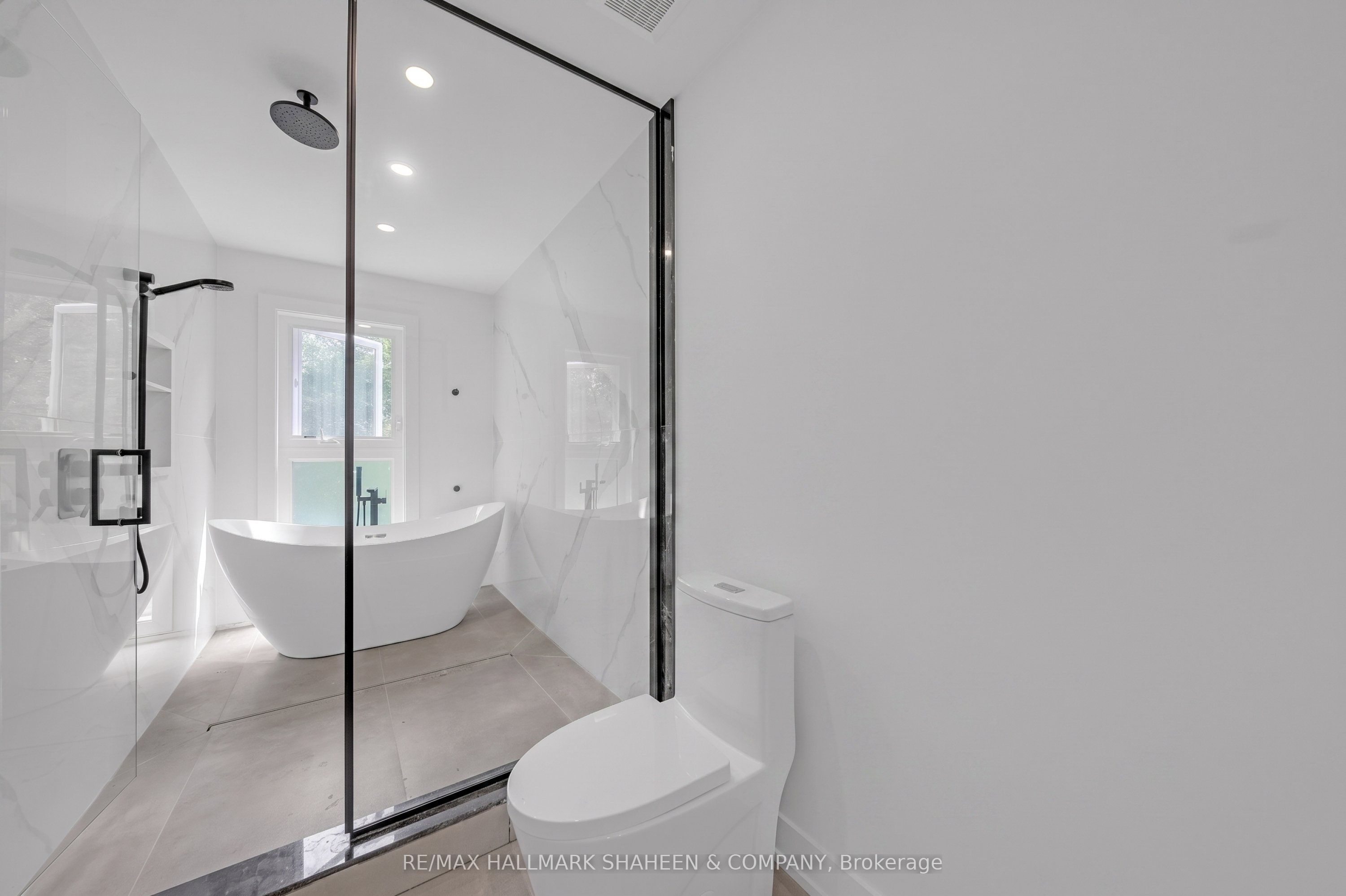 207 Sutherland Drive Property Photo 26