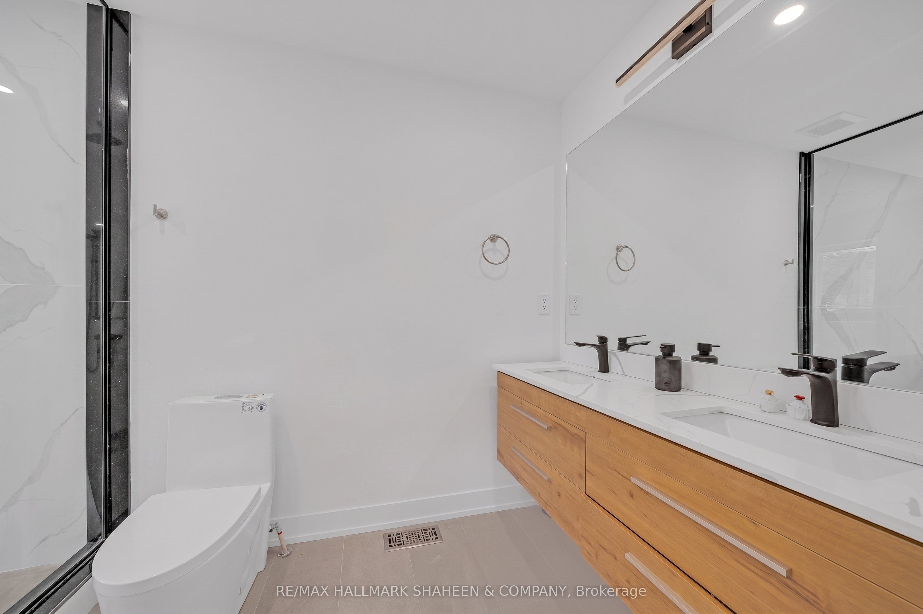 207 Sutherland Drive Property Photo 28
