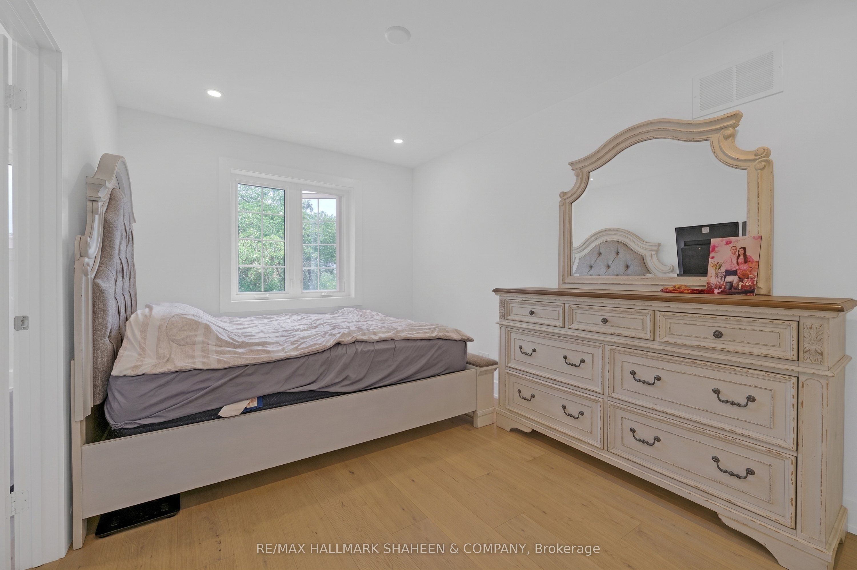 207 Sutherland Drive Property Photo 29