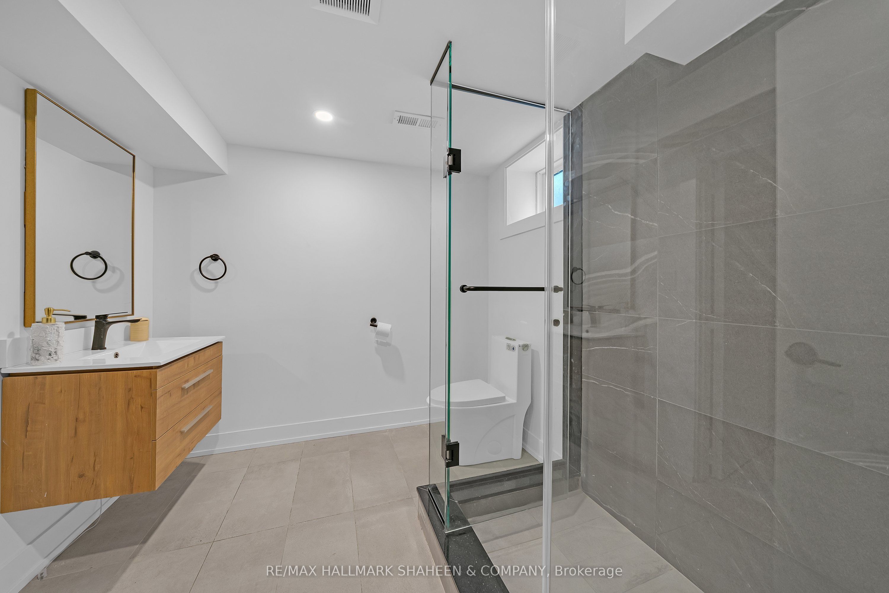 207 Sutherland Drive Property Photo 44