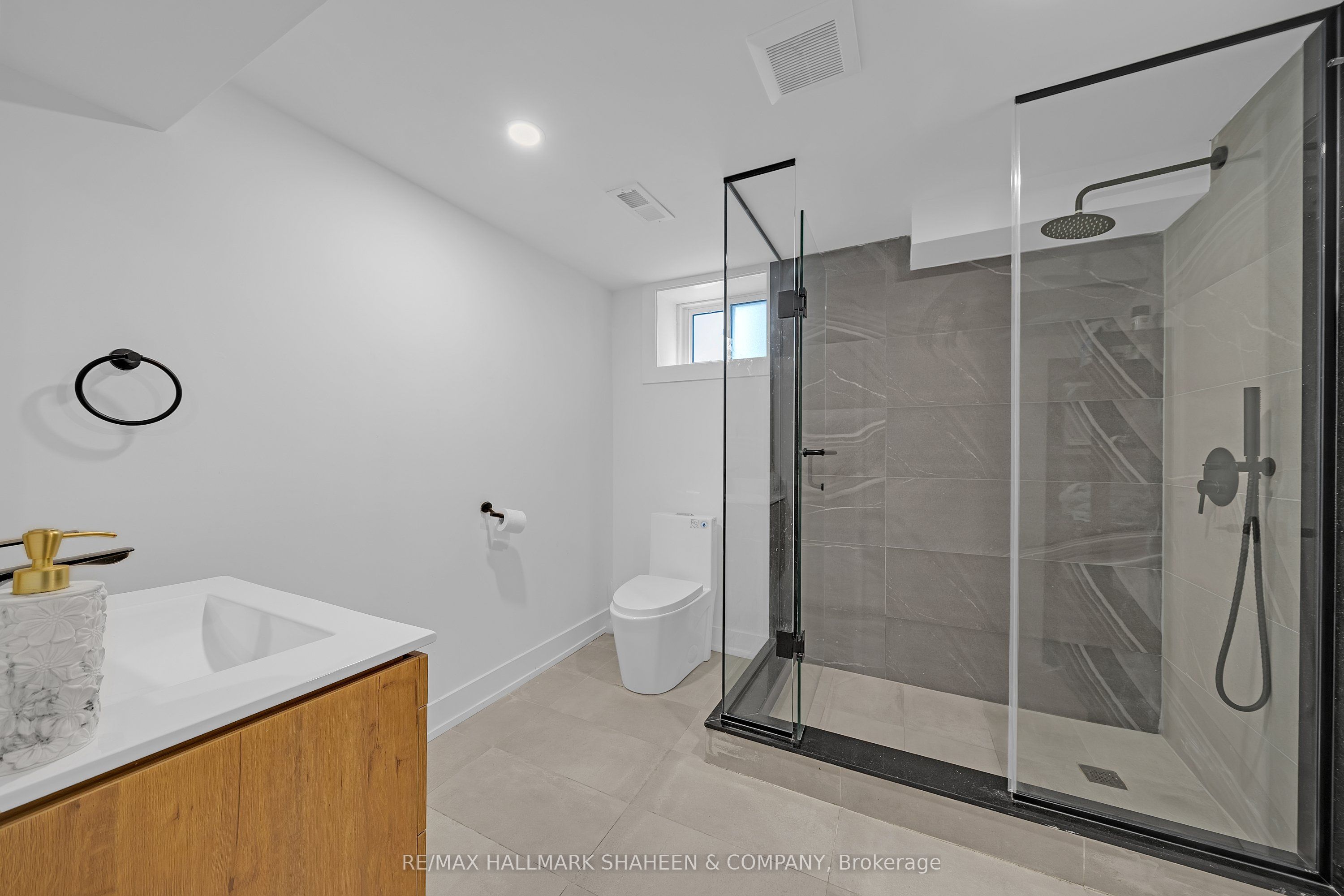 207 Sutherland Drive Property Photo 45